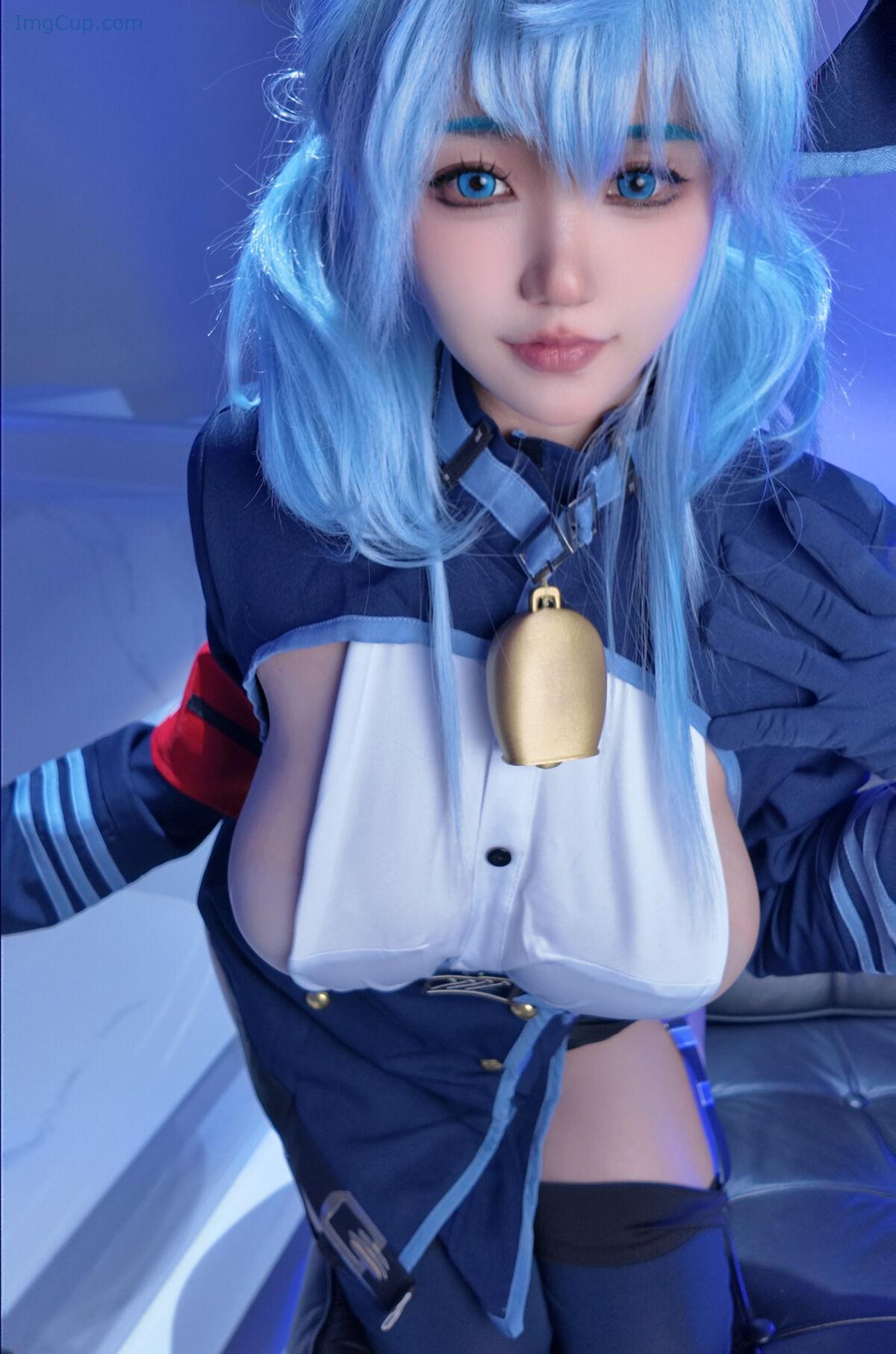 1764871576_347_Coser@小仓千代w-–-蔚蓝档案-天雨亚子-风纪-37P.jpg 1764871576 347 Coser@小仓千代w – 蔚蓝档案 天雨亚子 风纪 37P