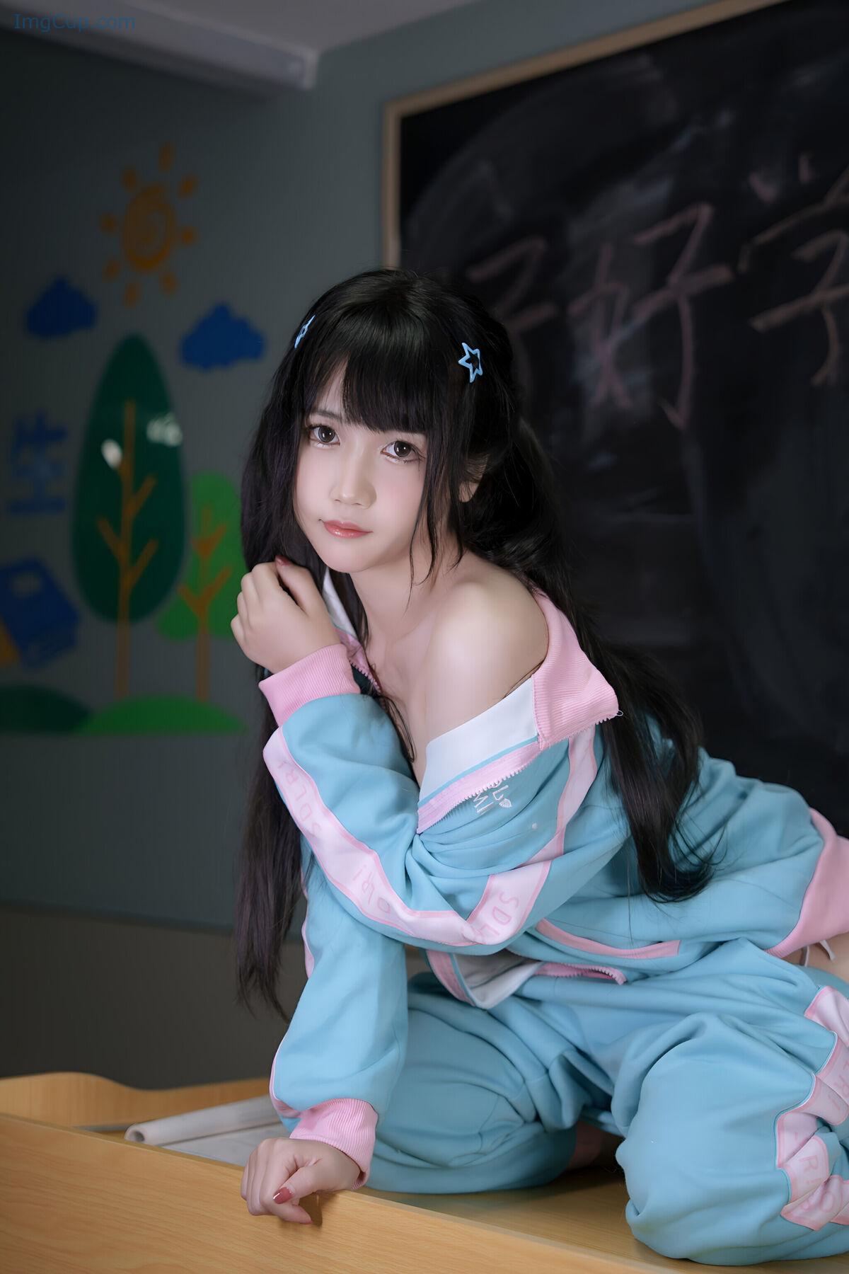 1765323156_534_Coser@不呆猫-–-涂油教室实习生-77P-–-1V.jpg 1765323156 534 Coser@不呆猫 – 涂油教室实习生 77P – 1V