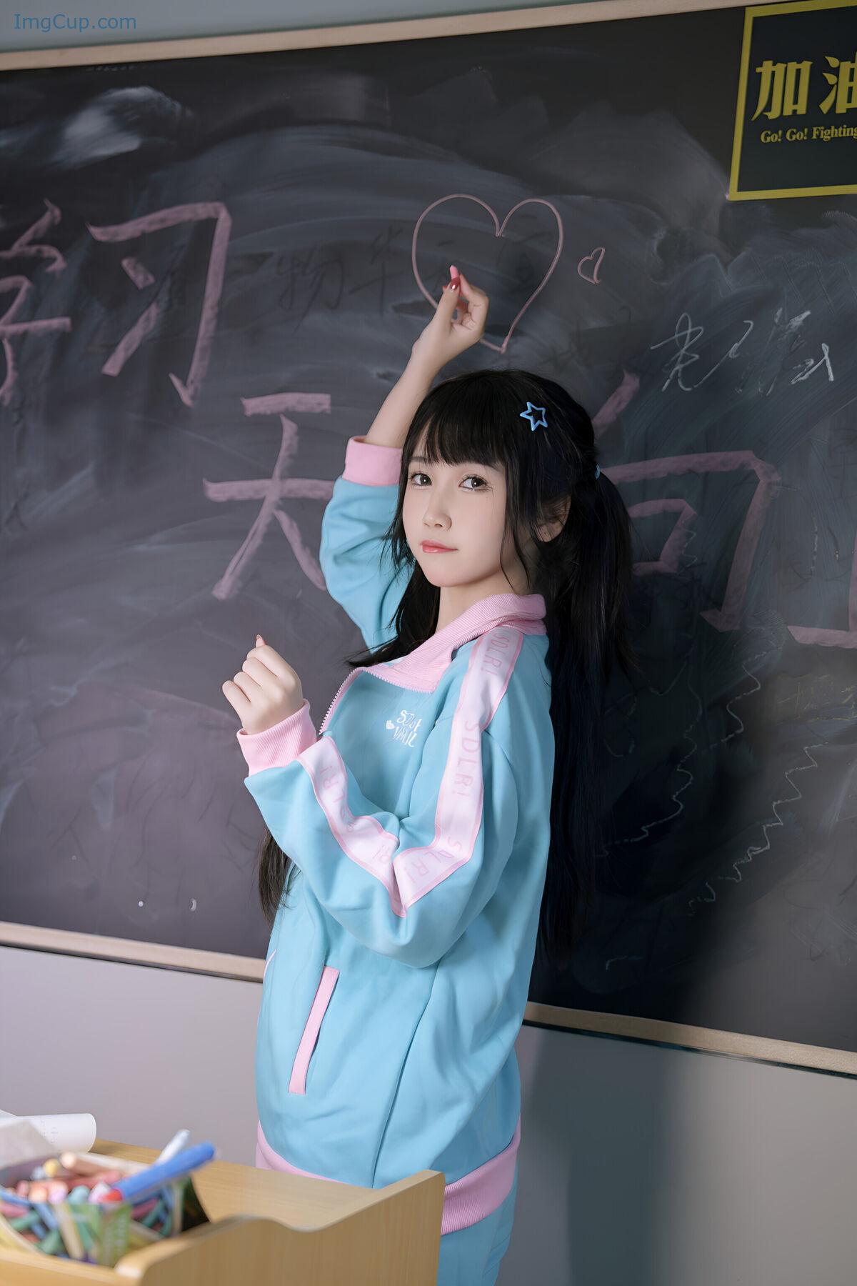 1765323199_794_Coser@不呆猫-–-涂油教室实习生-77P-–-1V.jpg 1765323199 794 Coser@不呆猫 – 涂油教室实习生 77P – 1V