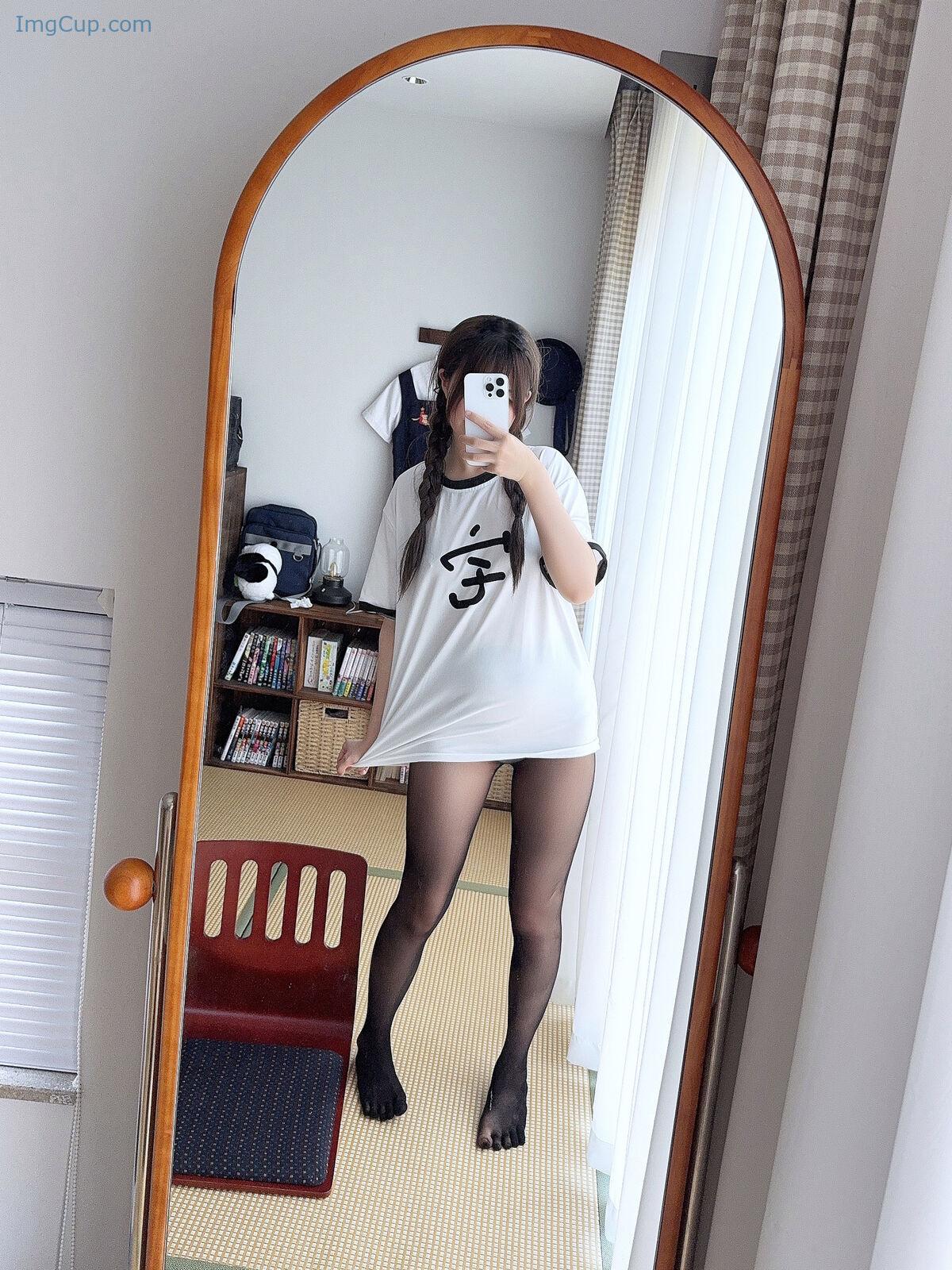 1765359485_780_Coser@NAGISA魔物喵-–-2025年05月打包合集-Part02-70P.jpg 1765359485 780 Coser@NAGISA魔物喵 – 2025年05月打包合集 Part02 70P