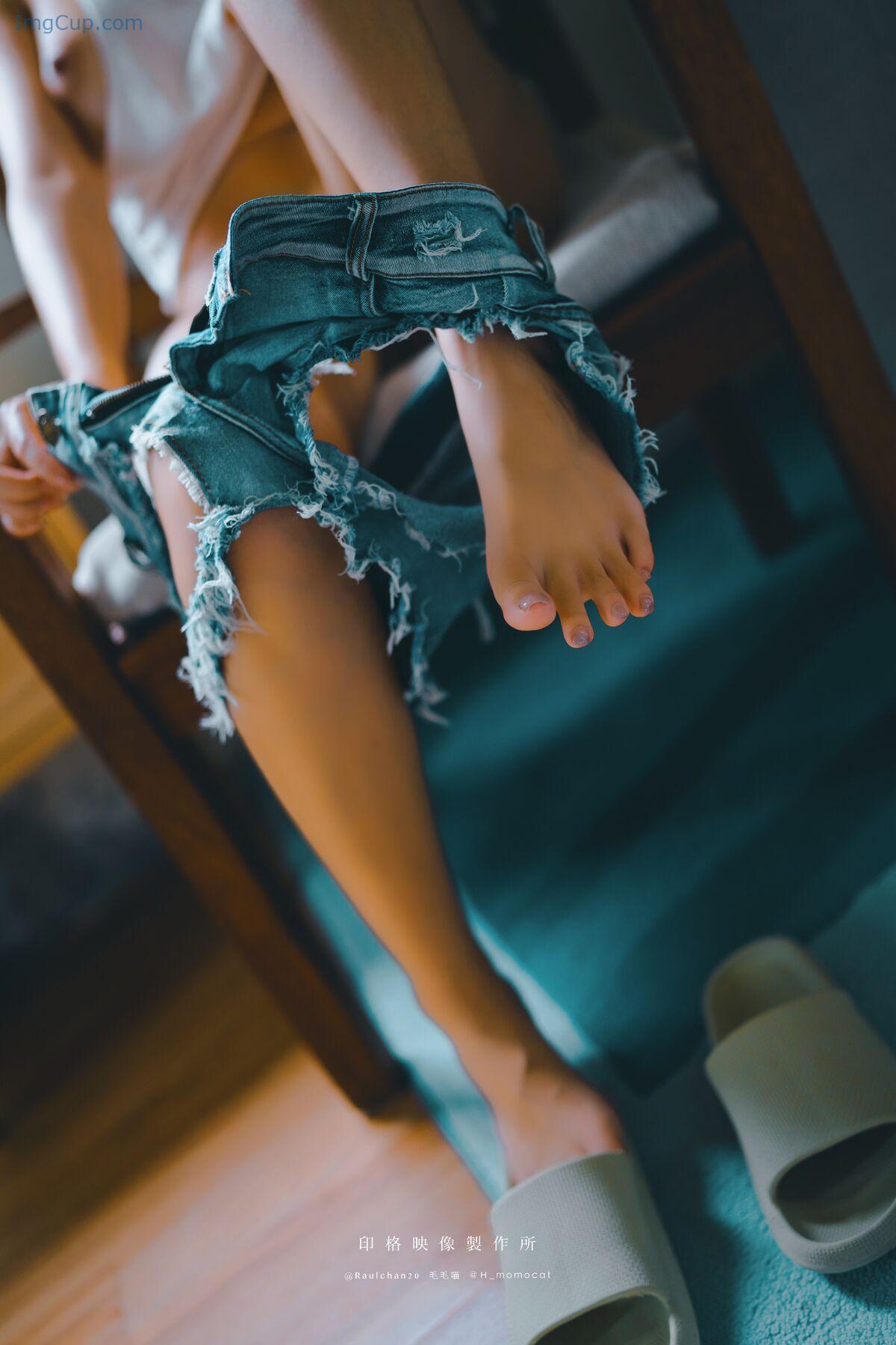 1766082245_587_Coser@慕慕Momo-–-新婚後不斷誘惑我的妻子-58P.jpg 1766082245 587 Coser@慕慕Momo – 新婚後不斷誘惑我的妻子 58P