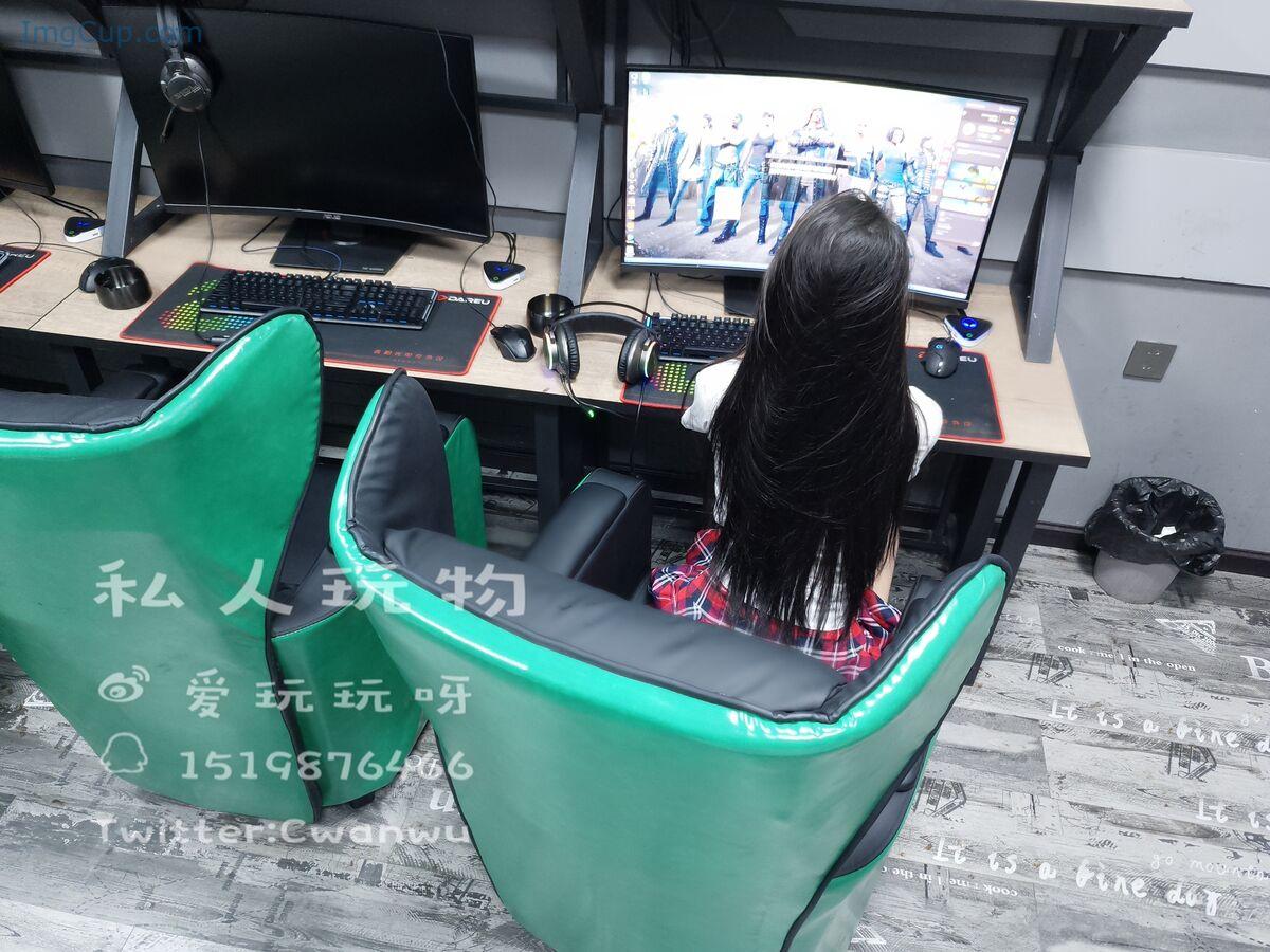 1766696442_353_Coser@私人玩物-–-网吧露出-48P-–-4V.jpg 1766696442 353 Coser@私人玩物 – 网吧露出 48P – 4V