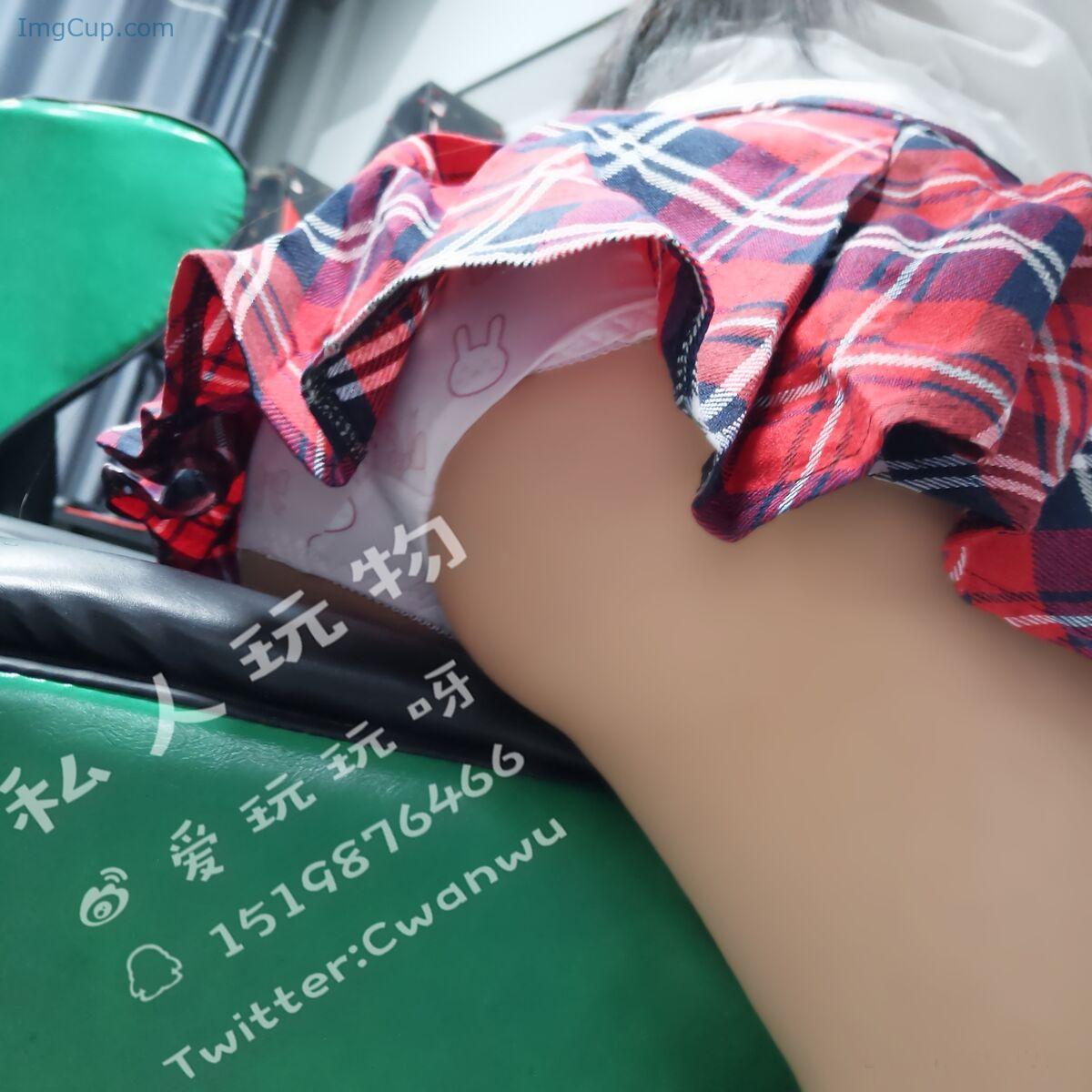 1766696446_112_Coser@私人玩物-–-网吧露出-48P-–-4V.jpg 1766696446 112 Coser@私人玩物 – 网吧露出 48P – 4V