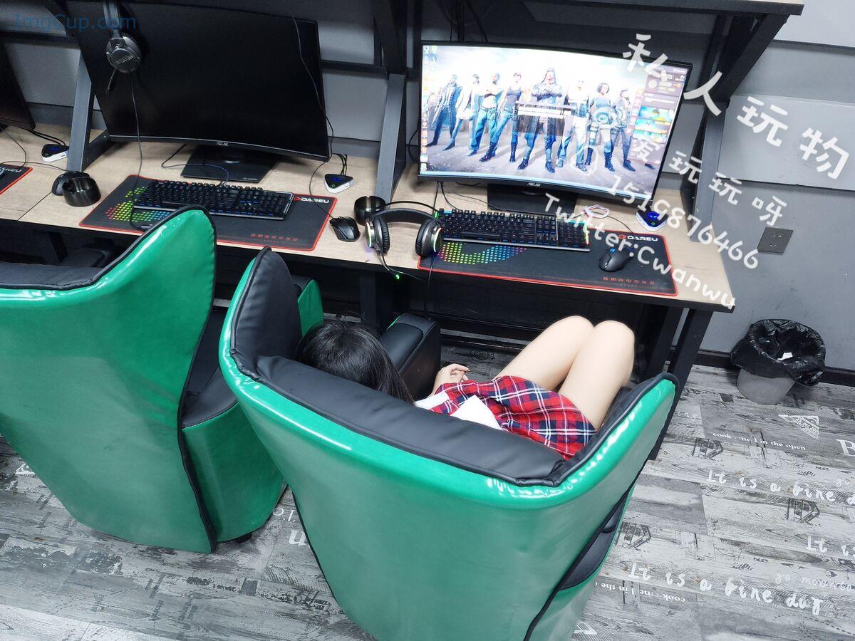 1766696471_94_Coser@私人玩物-–-网吧露出-48P-–-4V.jpg 1766696471 94 Coser@私人玩物 – 网吧露出 48P – 4V