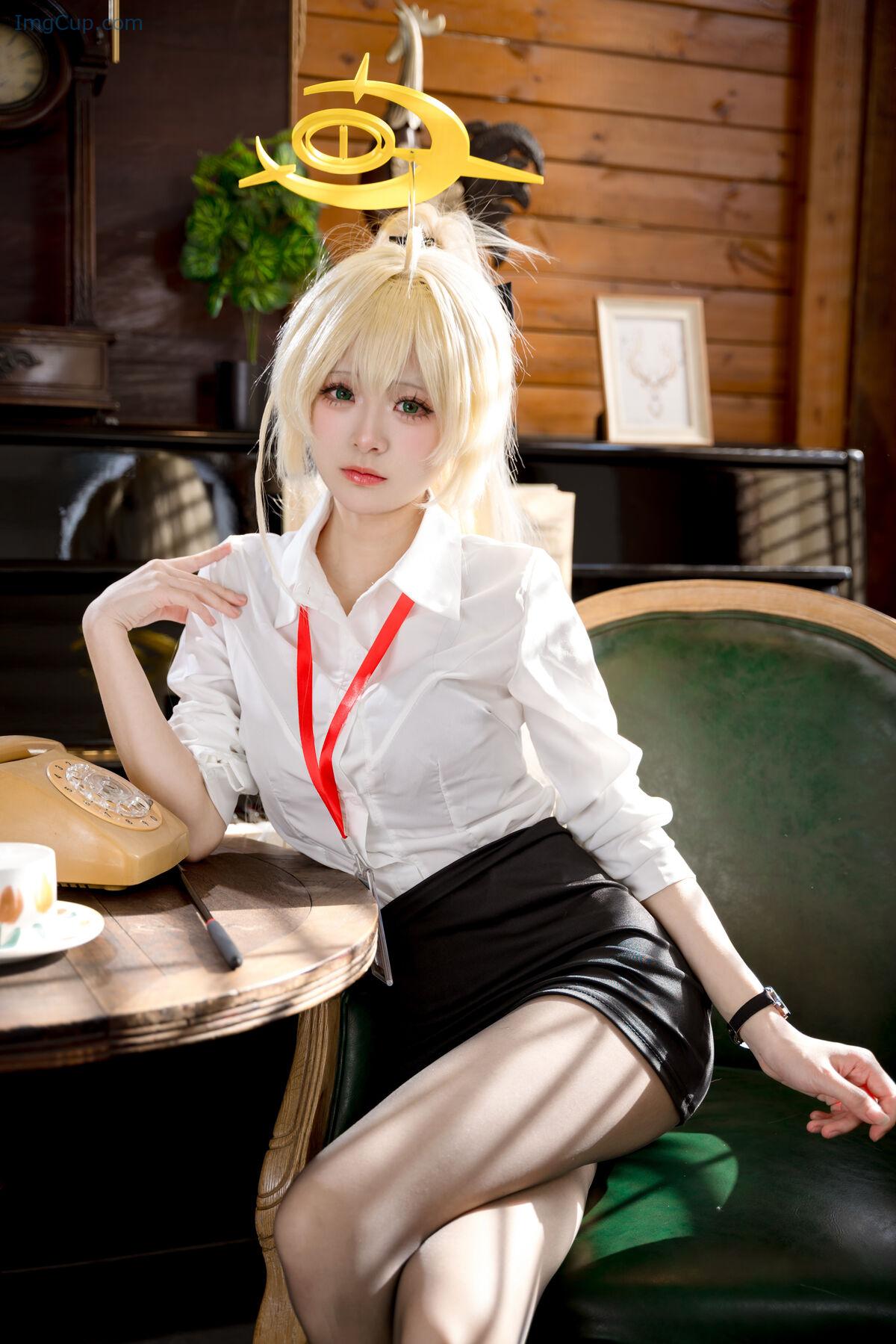 1766841043_25_Coser@九柒喵-–-笑面教授ol制服-53P.jpg 1766841043 25 Coser@九柒喵 – 笑面教授ol制服 53P