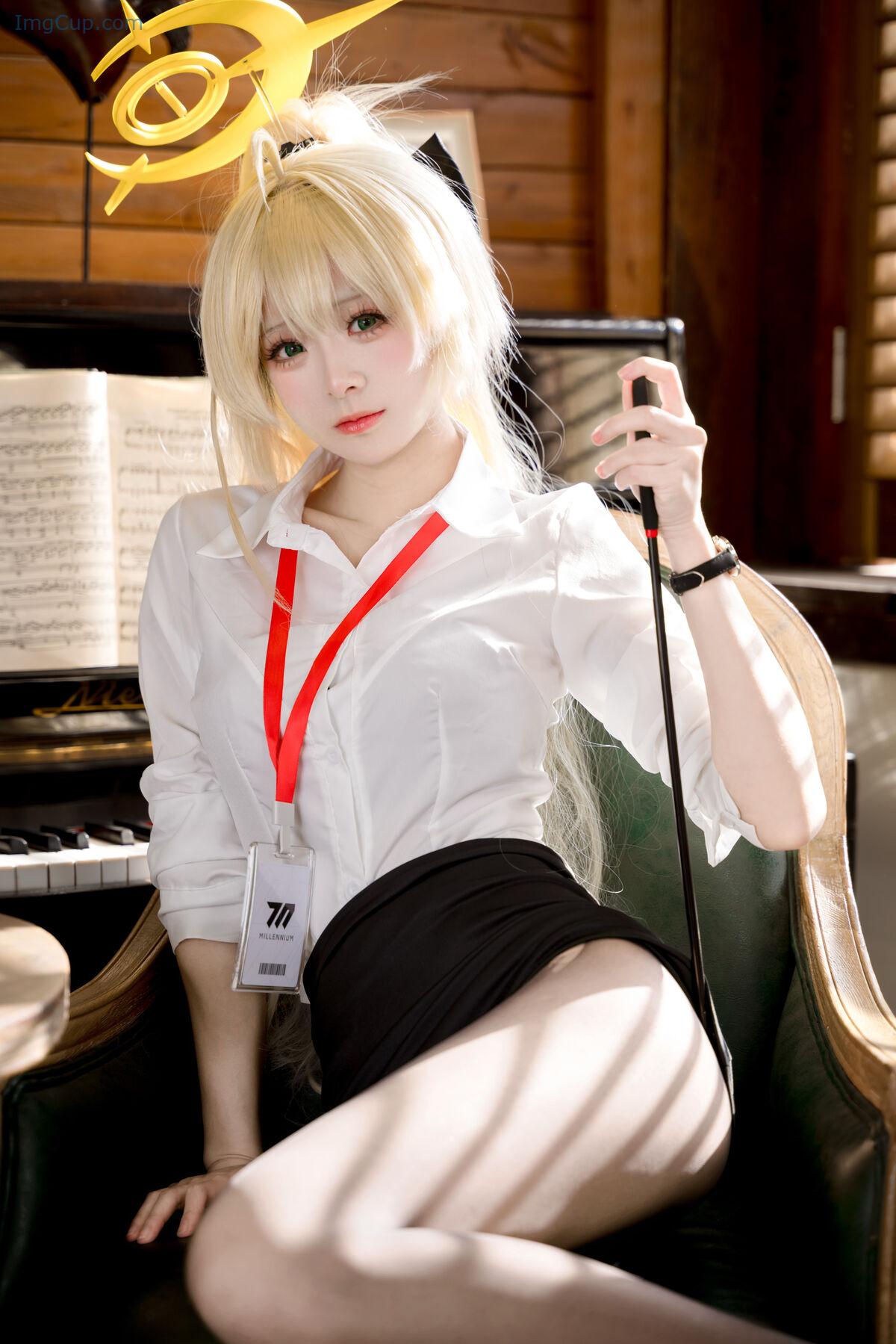 1766841057_604_Coser@九柒喵-–-笑面教授ol制服-53P.jpg 1766841057 604 Coser@九柒喵 – 笑面教授ol制服 53P