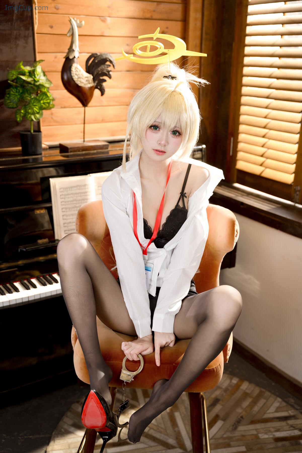 1766841082_144_Coser@九柒喵-–-笑面教授ol制服-53P.jpg 1766841082 144 Coser@九柒喵 – 笑面教授ol制服 53P