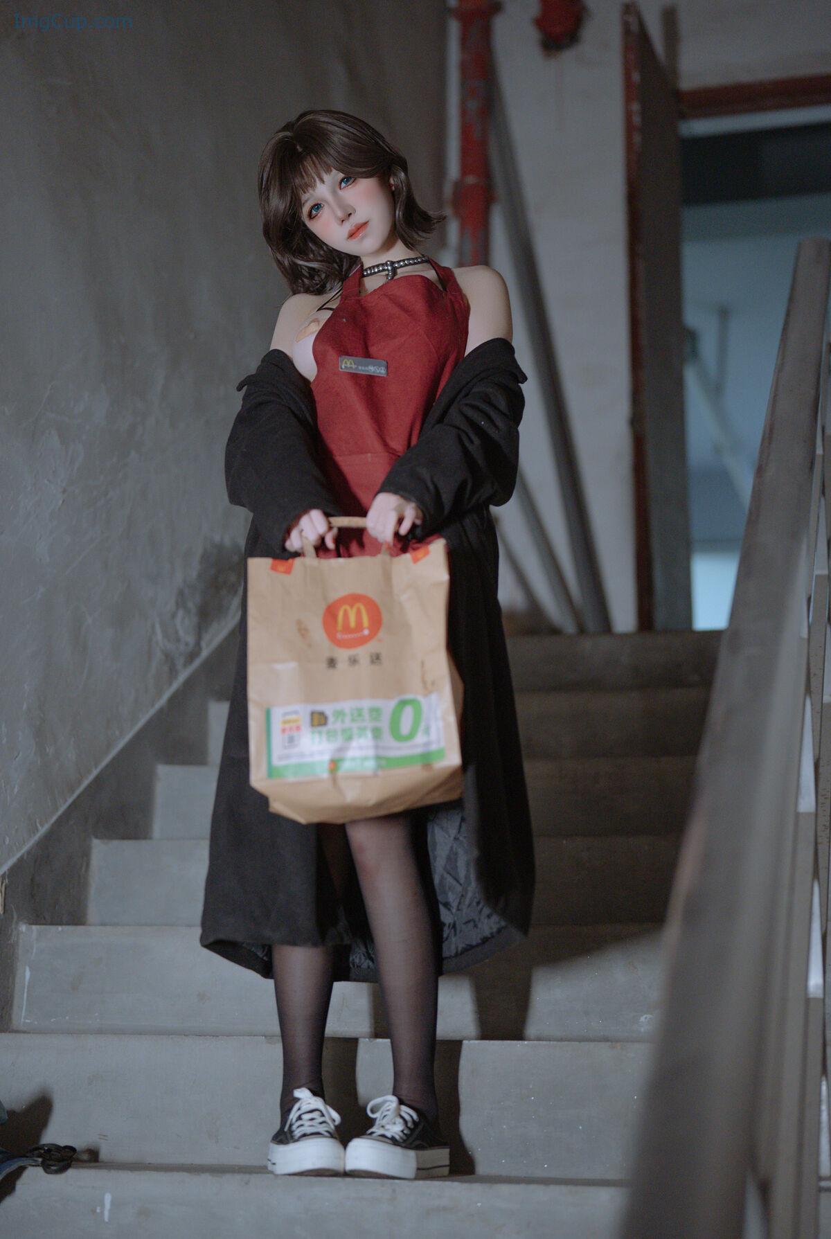 1766931480_293_Coser@阿薰kaOri-–-围裙下的秘密-Part03-58P.jpg 1766931480 293 Coser@阿薰kaOri – 围裙下的秘密 Part03 58P