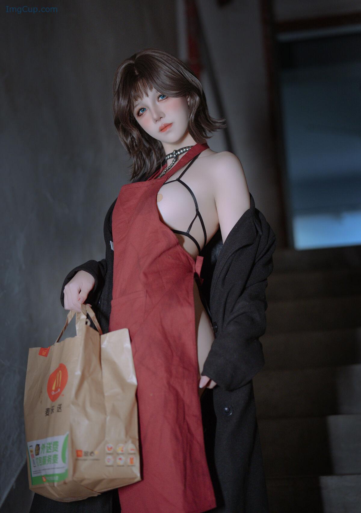 1766931507_937_Coser@阿薰kaOri-–-围裙下的秘密-Part03-58P.jpg 1766931507 937 Coser@阿薰kaOri – 围裙下的秘密 Part03 58P