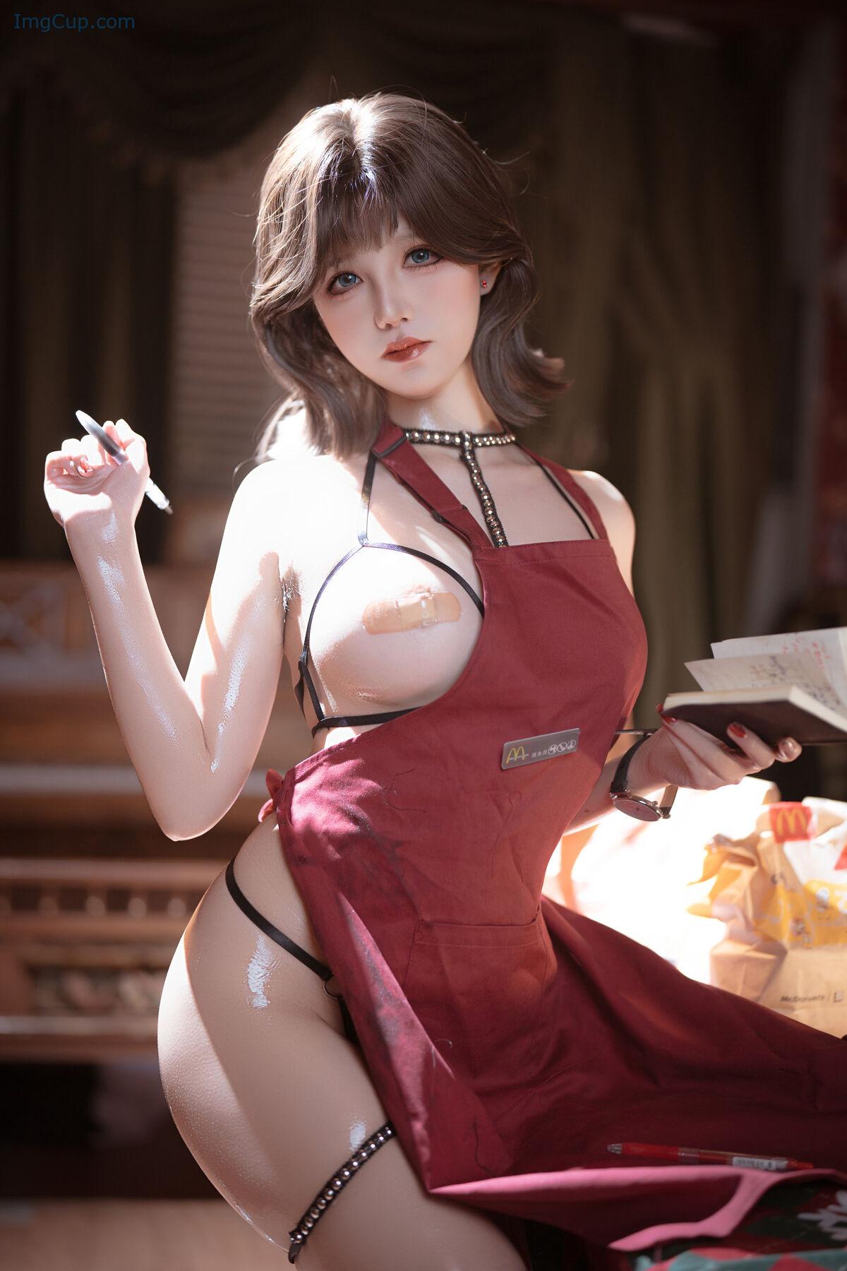 1766967573_308_Coser@阿薰kaOri-–-围裙下的秘密-Part01-59P.jpg 1766967573 308 Coser@阿薰kaOri – 围裙下的秘密 Part01 59P