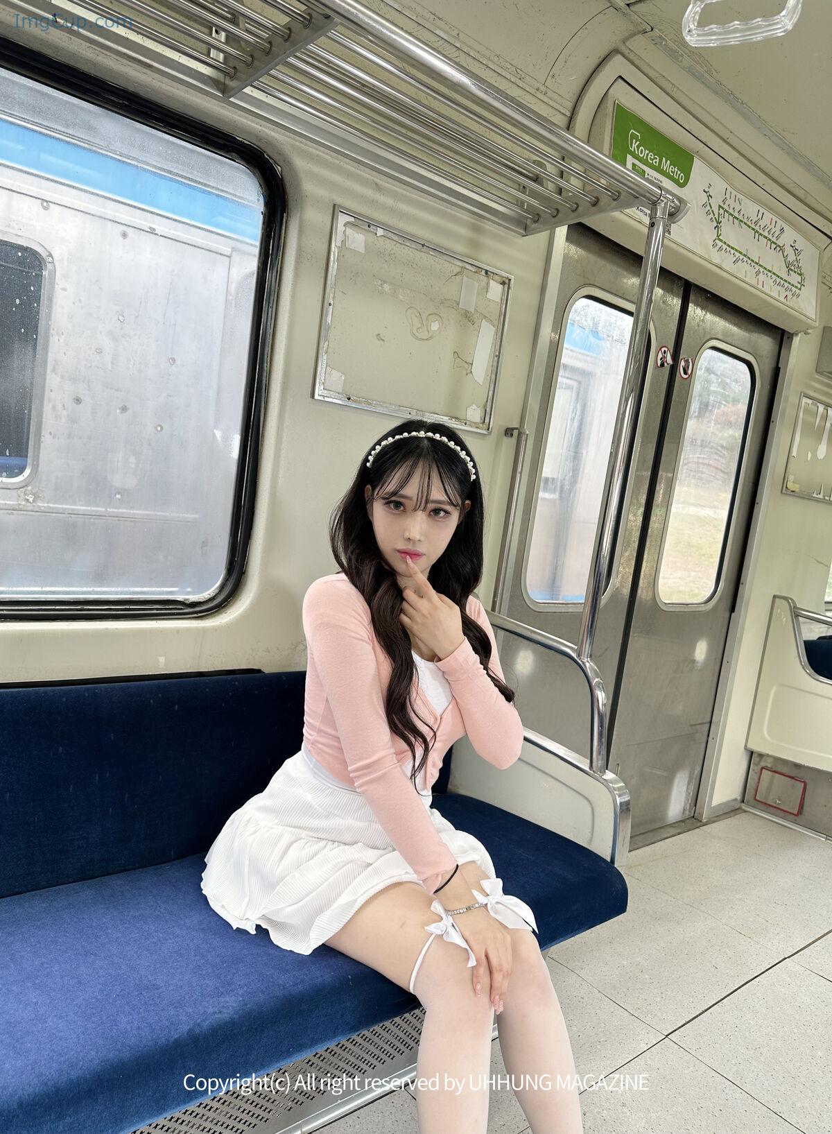 1767271506_965_UHHUNG-MAGAZINE-Hani-하니-–-The-Girlfriend-On-The-Subway.jpg 1767271506 965 UHHUNG MAGAZINE Hani 하니 – The Girlfriend On The Subway