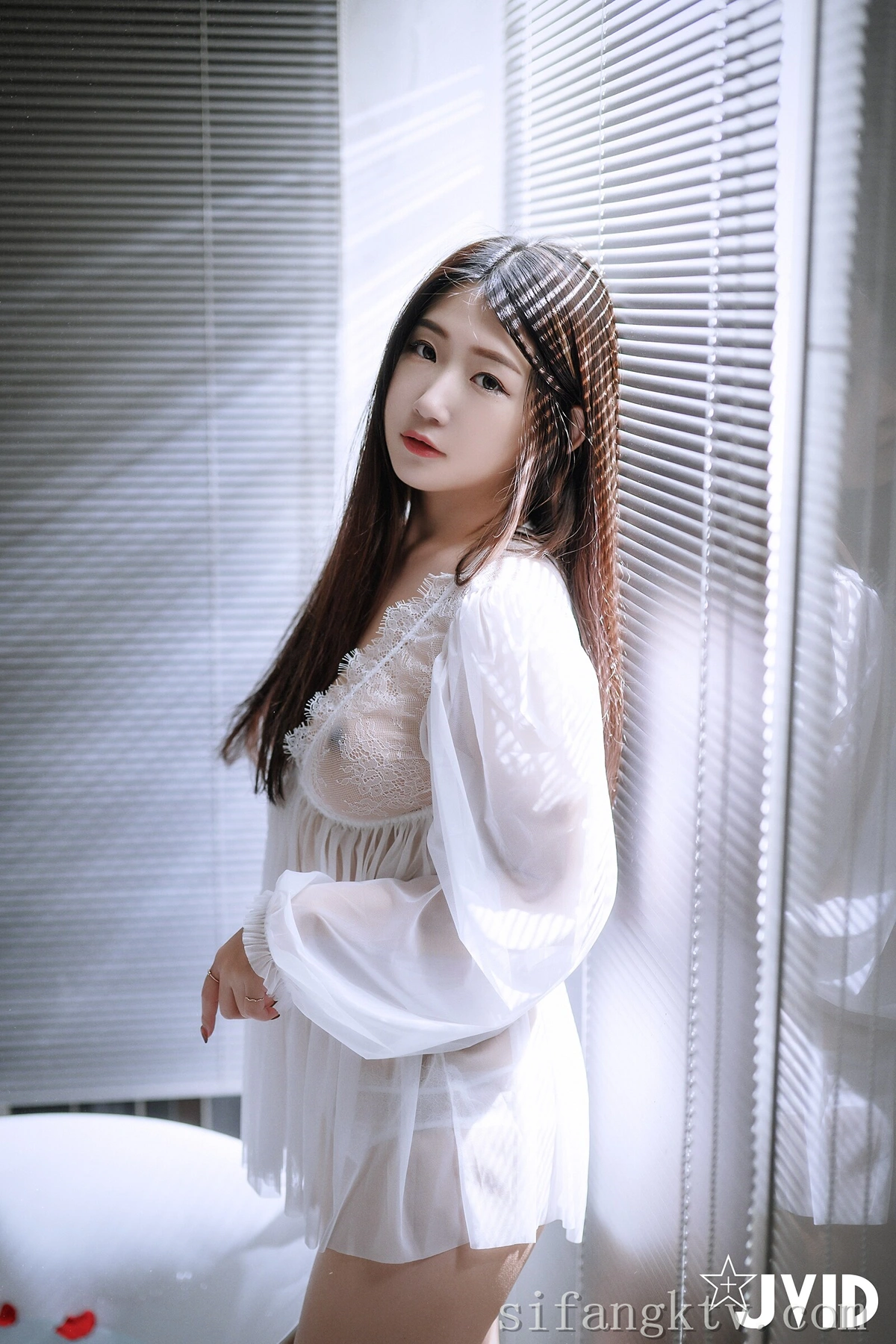 1767358284_834_JVID-肉包Mini-–-用玫瑰成功征服甜心肉包的肉体-热爱-Set04.jpg 1767358284 834 JVID 肉包Mini – 用玫瑰成功征服甜心肉包的肉体 热爱 Set04