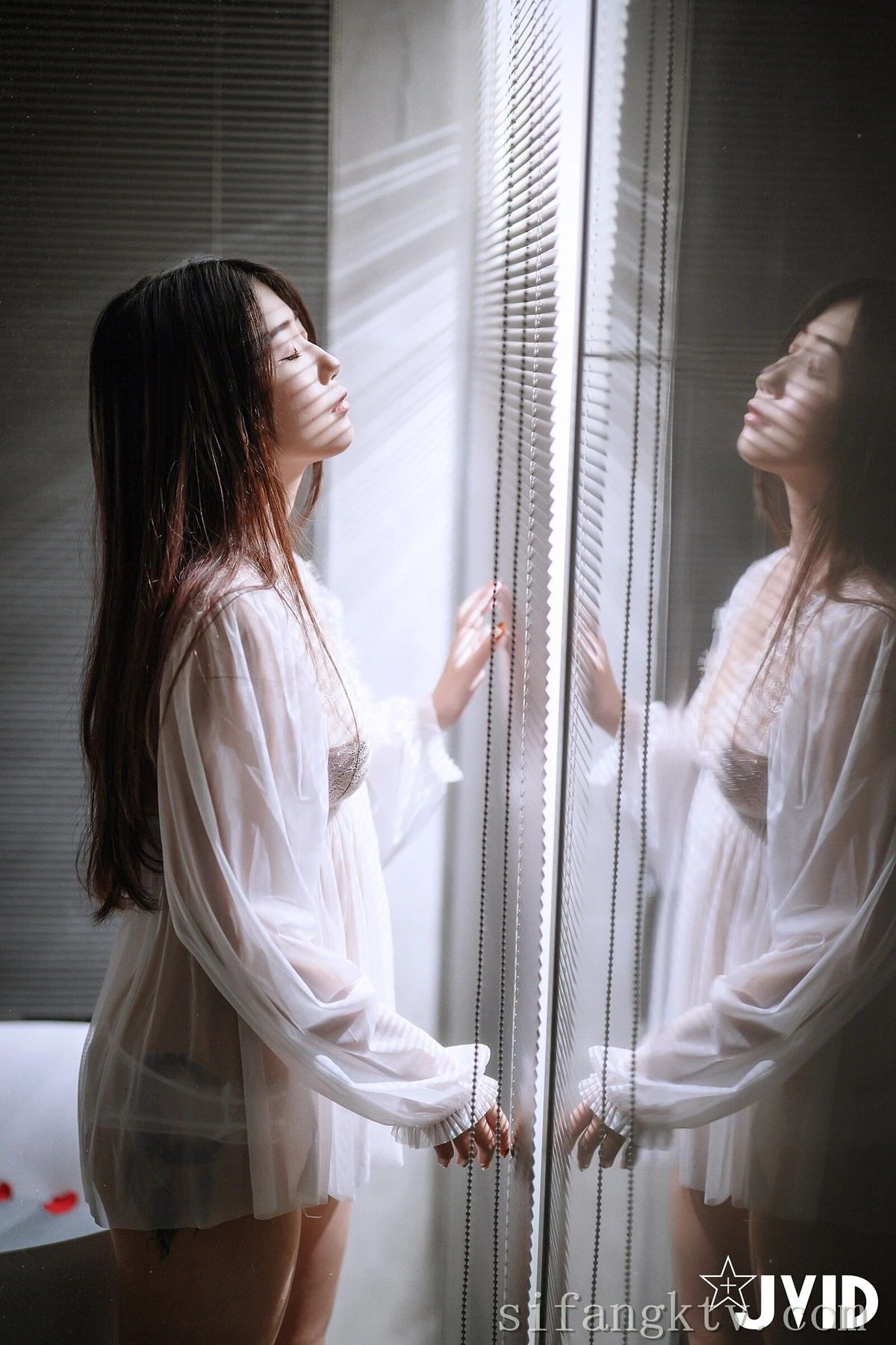 1767358287_203_JVID-肉包Mini-–-用玫瑰成功征服甜心肉包的肉体-热爱-Set04.jpg 1767358287 203 JVID 肉包Mini – 用玫瑰成功征服甜心肉包的肉体 热爱 Set04