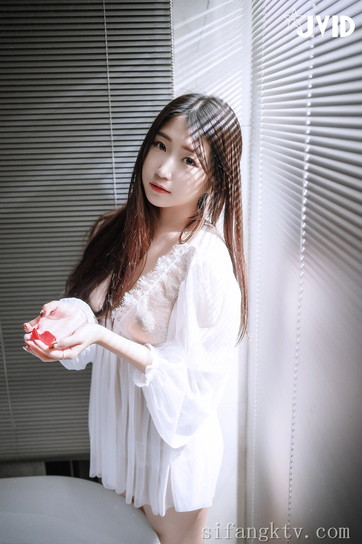 1767358296_417_JVID-肉包Mini-–-用玫瑰成功征服甜心肉包的肉体-热爱-Set04.jpg 1767358296 417 JVID 肉包Mini – 用玫瑰成功征服甜心肉包的肉体 热爱 Set04