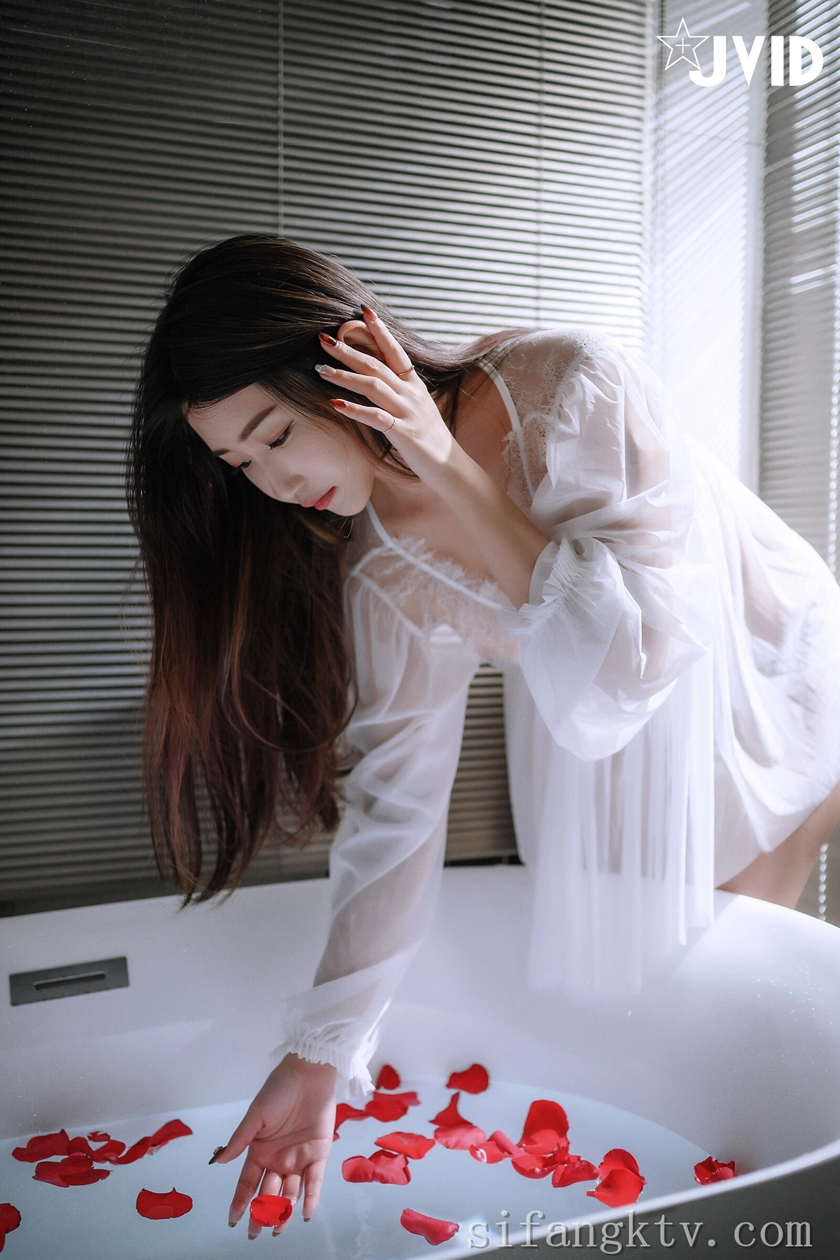 1767358300_279_JVID-肉包Mini-–-用玫瑰成功征服甜心肉包的肉体-热爱-Set04.jpg 1767358300 279 JVID 肉包Mini – 用玫瑰成功征服甜心肉包的肉体 热爱 Set04