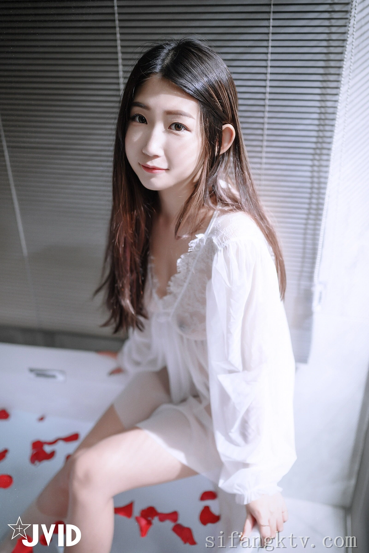 1767358304_795_JVID-肉包Mini-–-用玫瑰成功征服甜心肉包的肉体-热爱-Set04.jpg 1767358304 795 JVID 肉包Mini – 用玫瑰成功征服甜心肉包的肉体 热爱 Set04