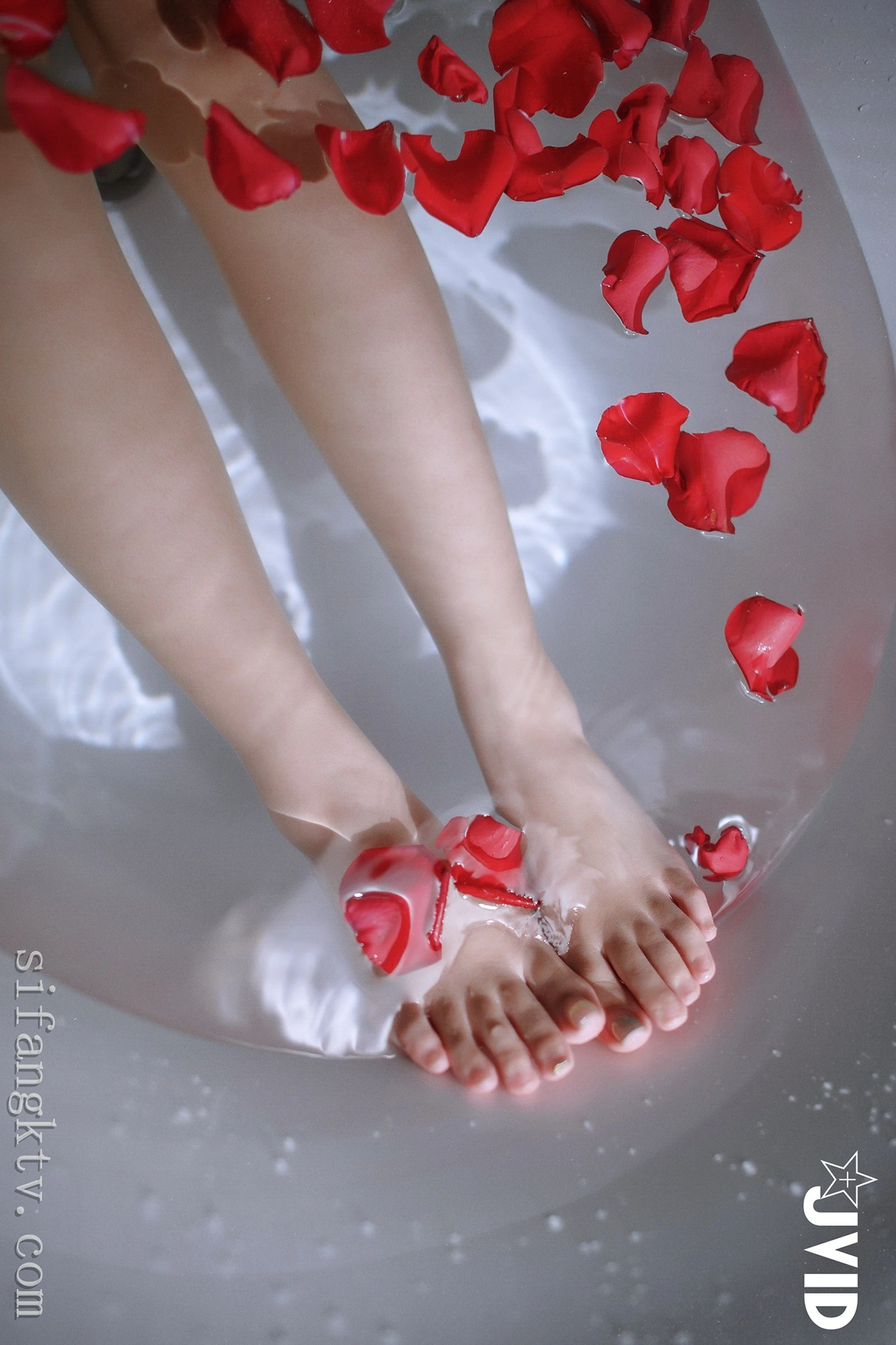 1767358358_98_JVID-肉包Mini-–-用玫瑰成功征服甜心肉包的肉体-热爱-Set04.jpg 1767358358 98 JVID 肉包Mini – 用玫瑰成功征服甜心肉包的肉体 热爱 Set04