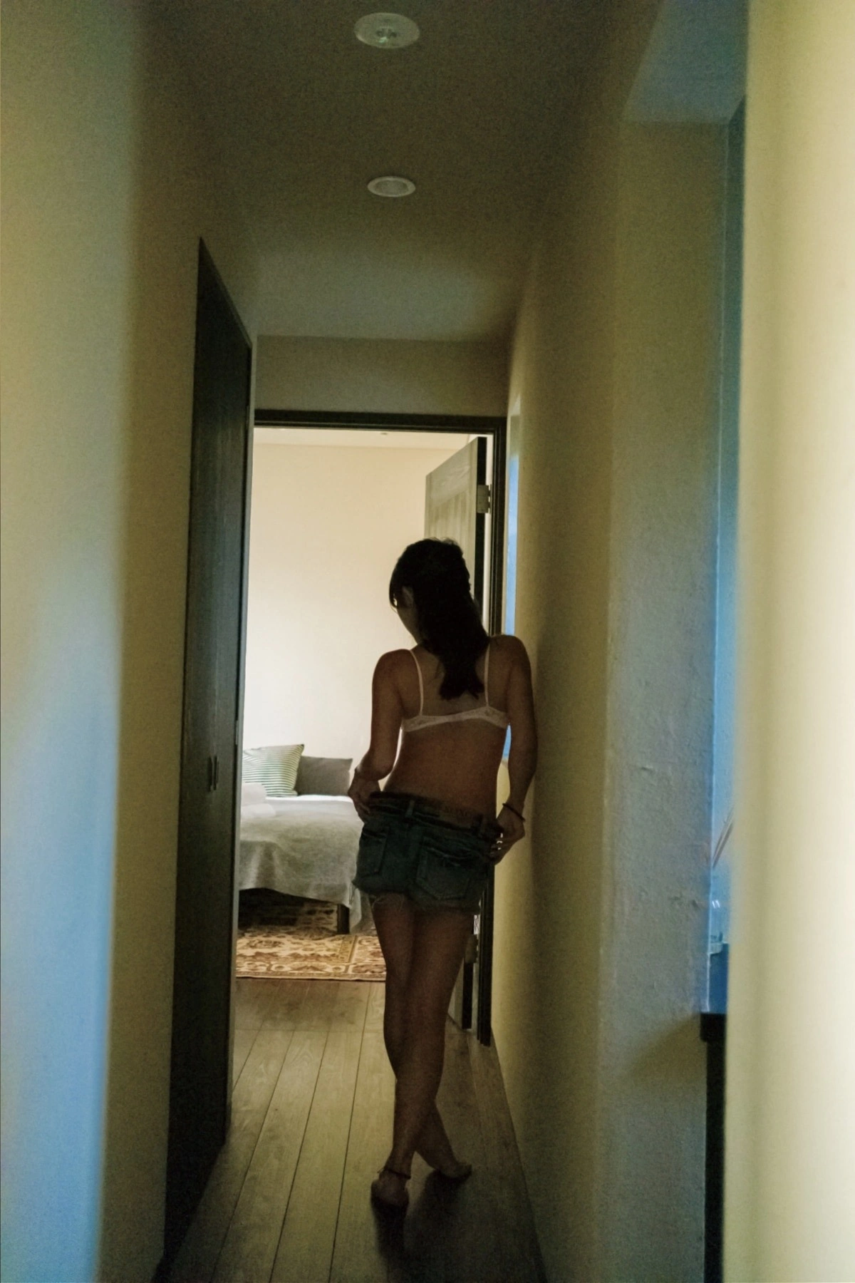 1767459356_821_Arisa-Kotoi-琴井ありさ-デジタル写真集-『琴井に恋と-_-真紅と夜明けの完全版』-Set01.jpg 1767459356 821 Arisa Kotoi 琴井ありさ デジタル写真集 『琴井に恋と 真紅と夜明けの完全版』 Set01