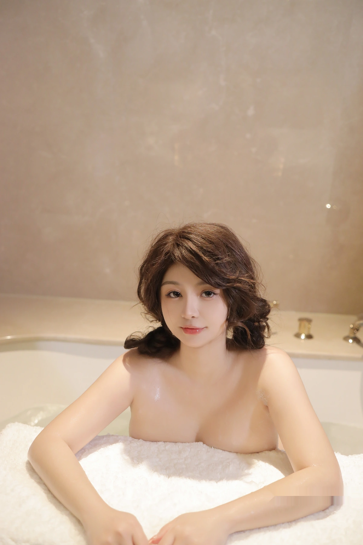 1767585711_332_沈思怡-–-大尺度温泉篇.jpg 1767585711 332 沈思怡 – 大尺度温泉篇