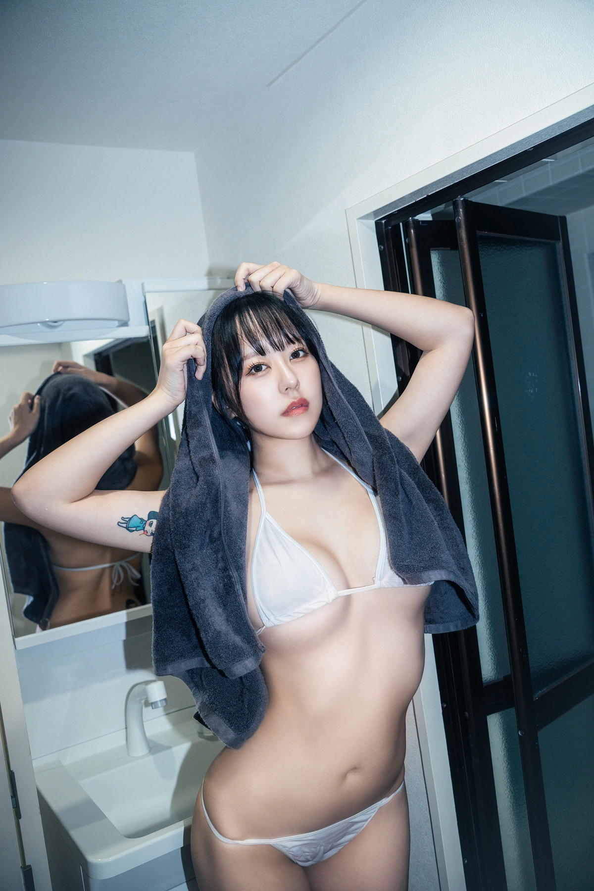 1768217306_712_Mina-Pochico-音羽美奈-First-Photobook-Set01.jpg 1768217306 712 Mina Pochico 音羽美奈 First Photobook Set01