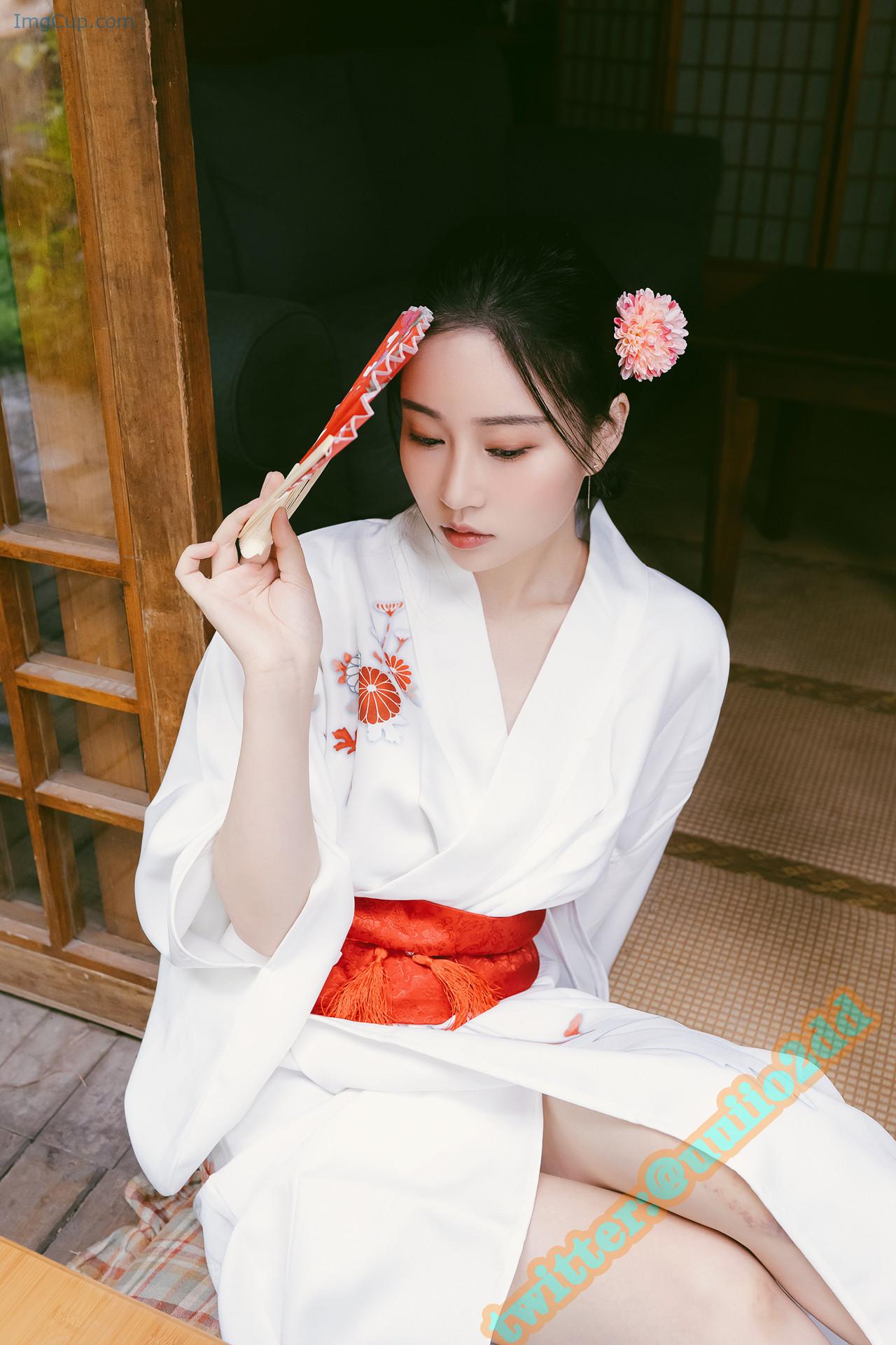 1768343573_568_年年Nnian-写真集-A版以爱之名.jpg 1768343573 568 年年Nnian 写真集 A版以爱之名