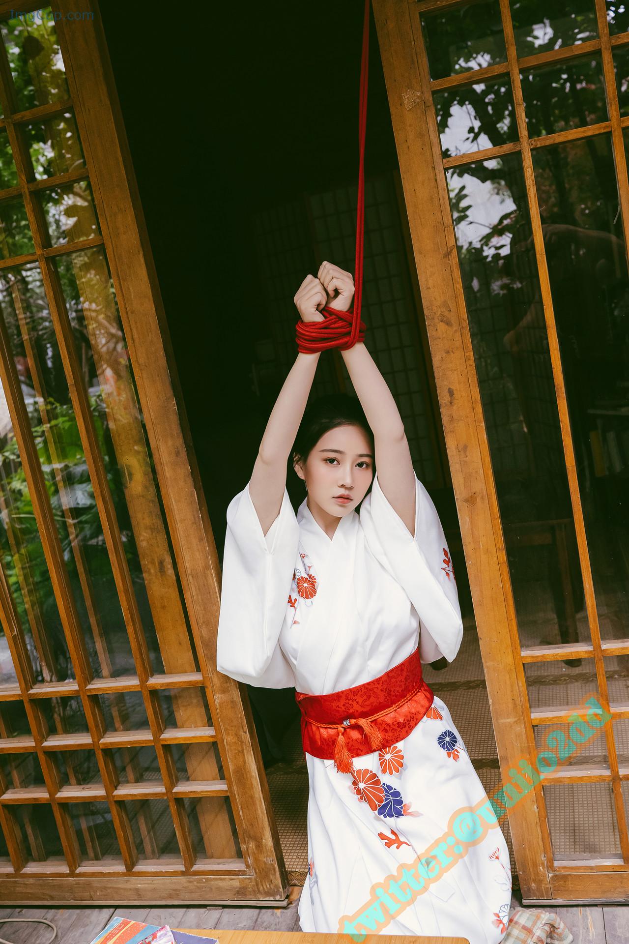 1768343578_539_年年Nnian-写真集-A版以爱之名.jpg 1768343578 539 年年Nnian 写真集 A版以爱之名