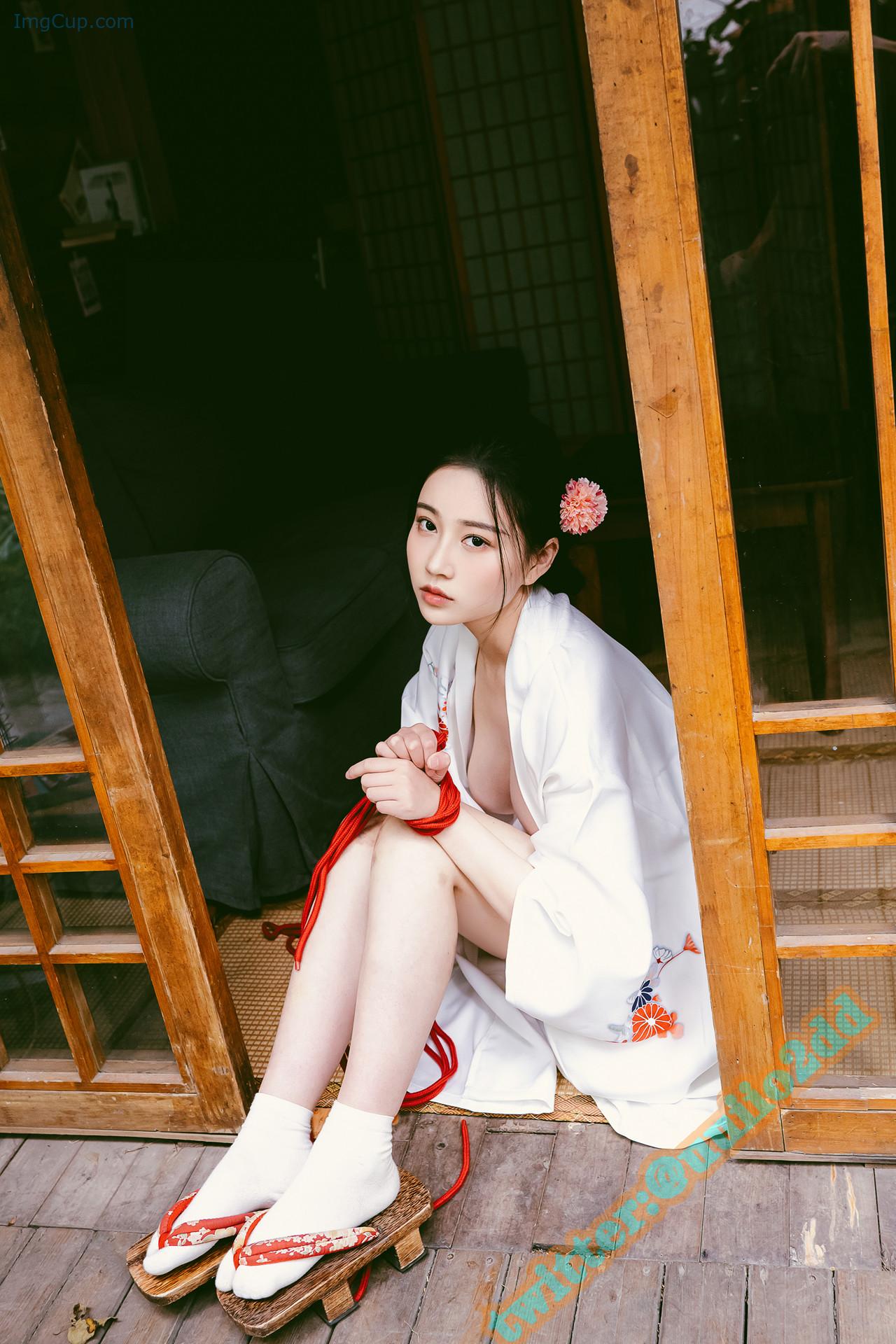 1768343622_470_年年Nnian-写真集-A版以爱之名.jpg 1768343622 470 年年Nnian 写真集 A版以爱之名