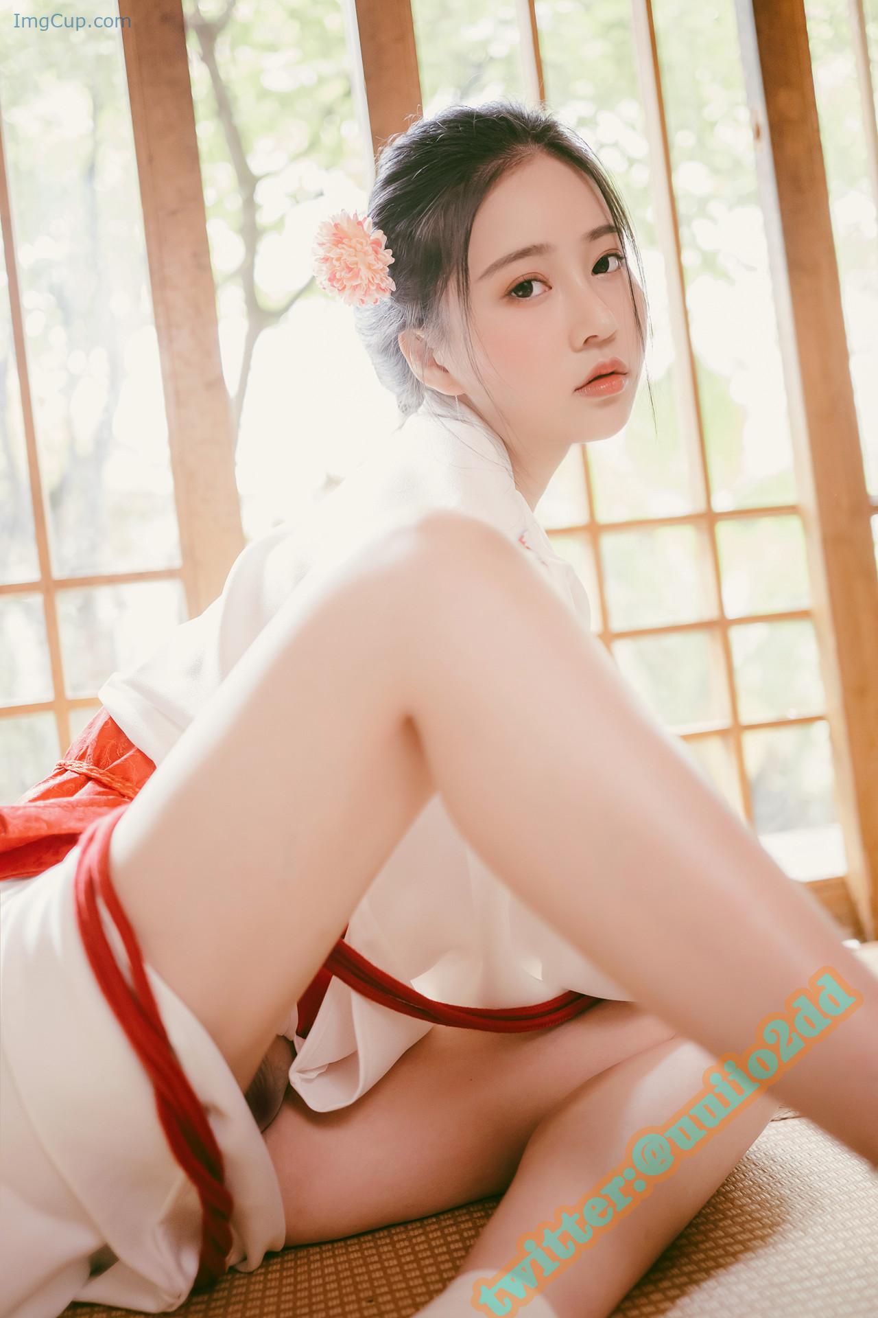 1768343645_523_年年Nnian-写真集-A版以爱之名.jpg 1768343645 523 年年Nnian 写真集 A版以爱之名