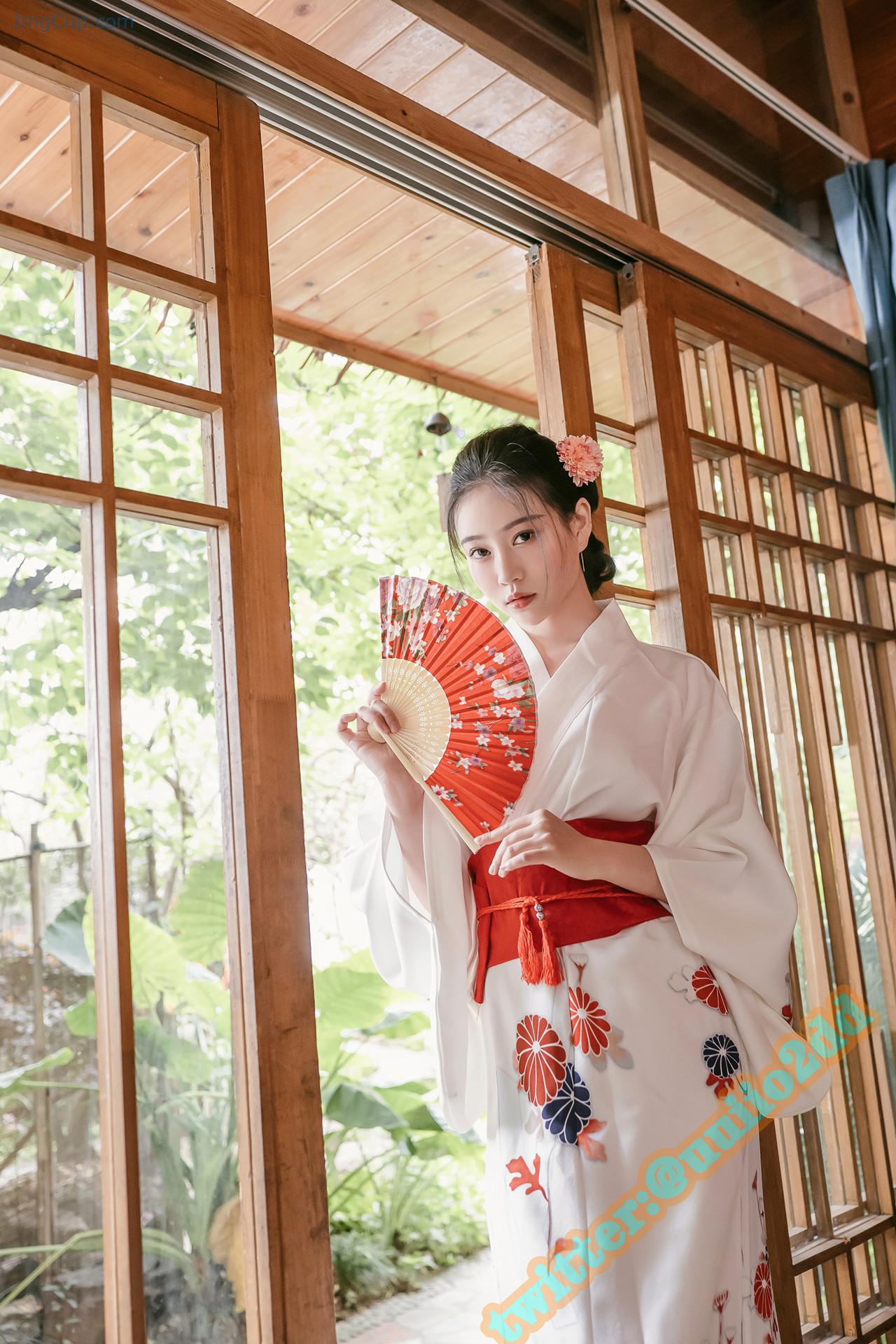 年年Nnian-写真集-A版以爱之名.jpg 年年Nnian 写真集 A版以爱之名