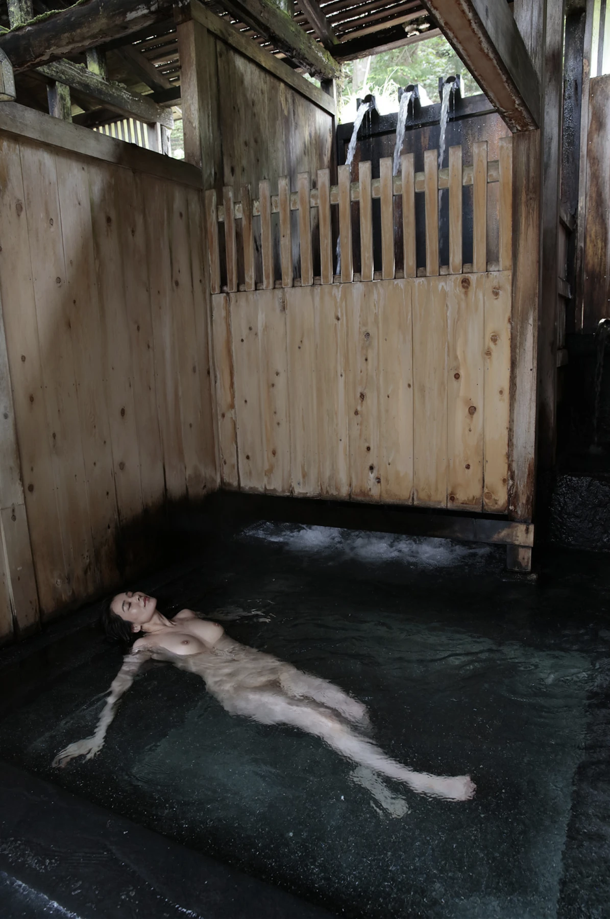 1770162485_843_Chiaki-Hiratsuka-平塚千瑛-写真集-「CHIAKI完全未発表版」-Set02.jpg 1770162485 843 Chiaki Hiratsuka 平塚千瑛 写真集 「CHIAKI完全未発表版」 Set02