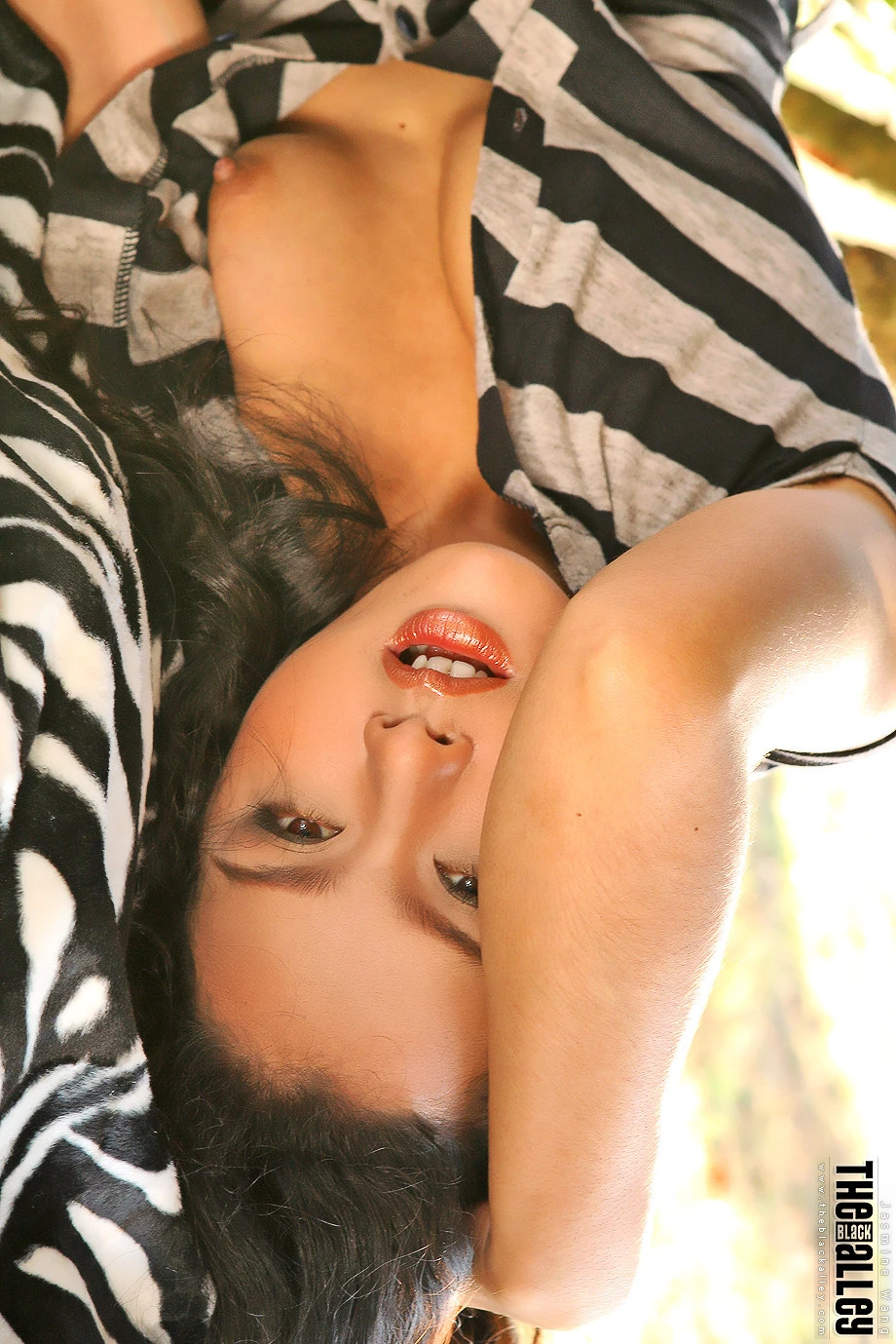 1770591928_186_Jasmine-Wang-–-The-Black-Alley-Photobook-Set05.jpg 1770591928 186 Jasmine Wang – The Black Alley Photobook Set05