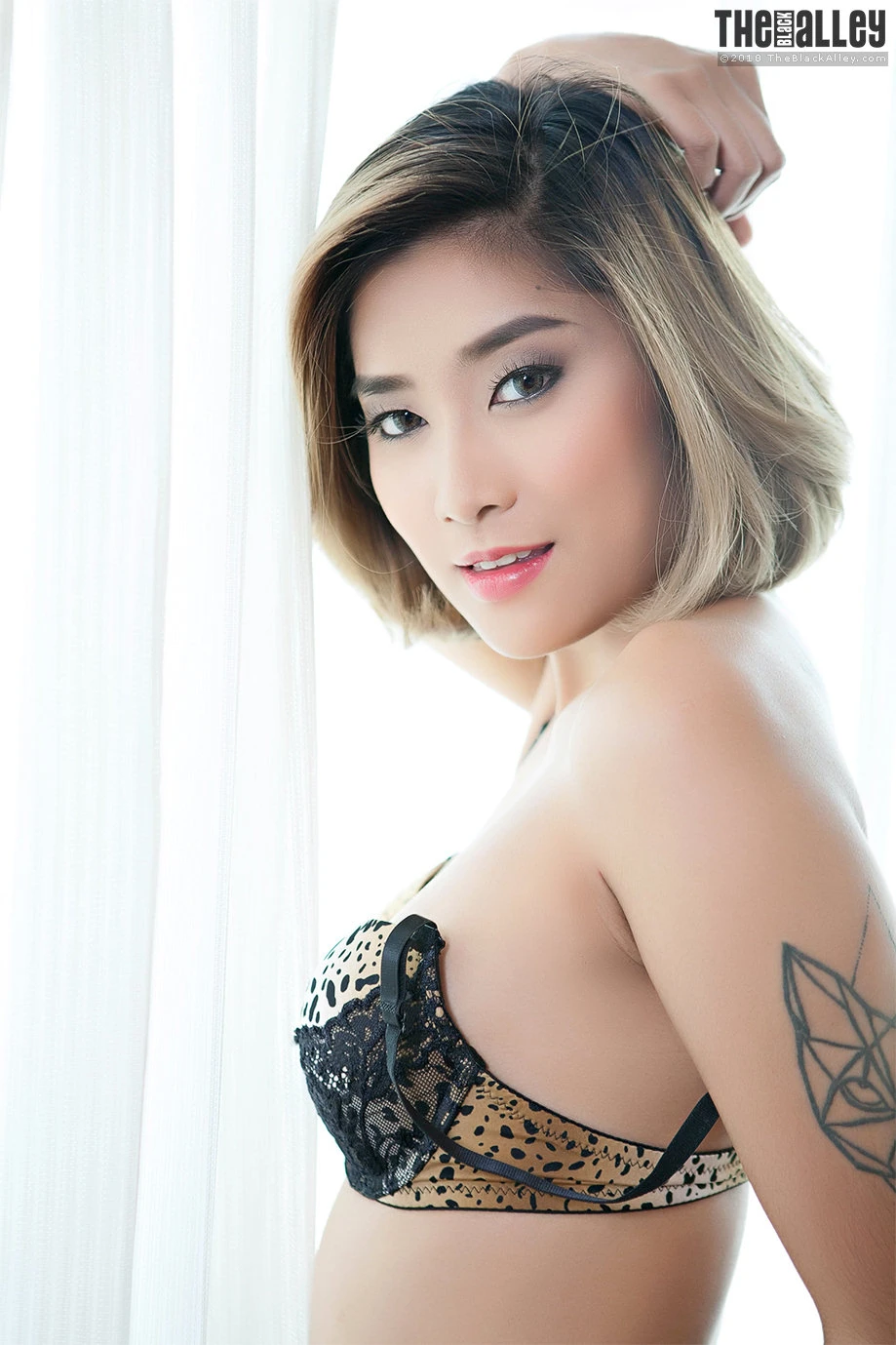 1771652906_963_Apple-–-The-Black-Alley-Photobook-Set25.jpg 1771652906 963 Apple – The Black Alley Photobook Set25