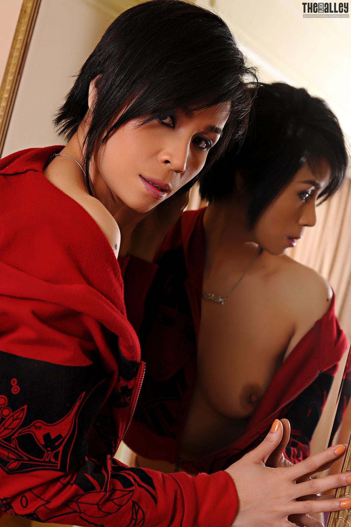 1772158472_300_Julie-Zhang-–-The-Black-Alley-Photobook-Set02.jpg 1772158472 300 Julie Zhang – The Black Alley Photobook Set02