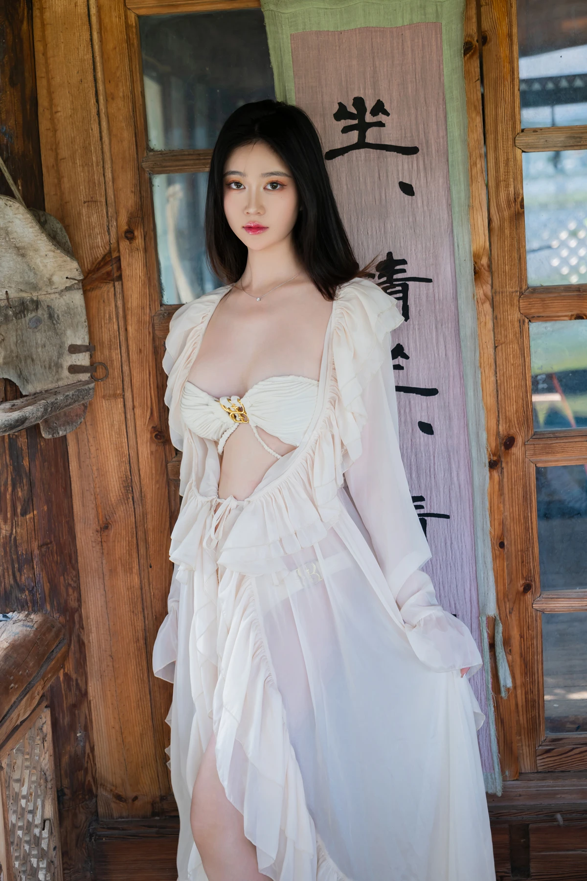 COS03Y014_19.webp.webp COS03Y014 19.webp