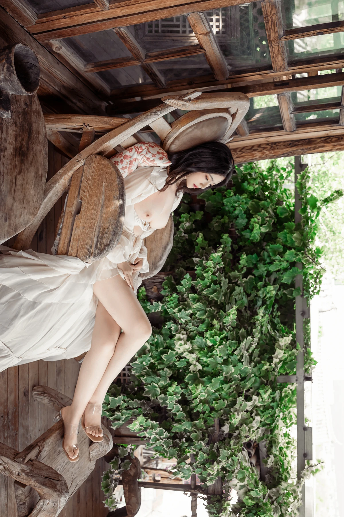 COS03Y014_33.webp.webp COS03Y014 33.webp