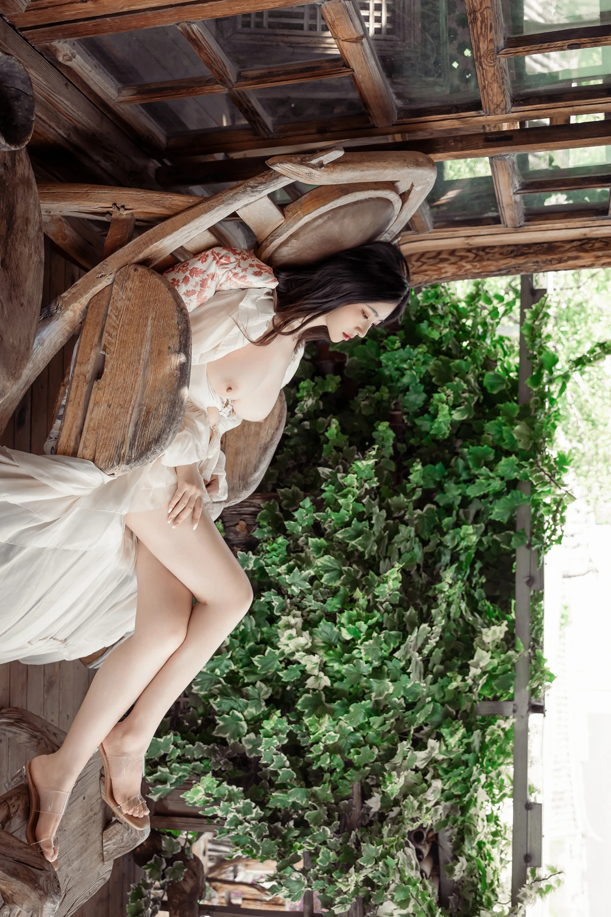 COS03Y014_34.webp.webp COS03Y014 34.webp