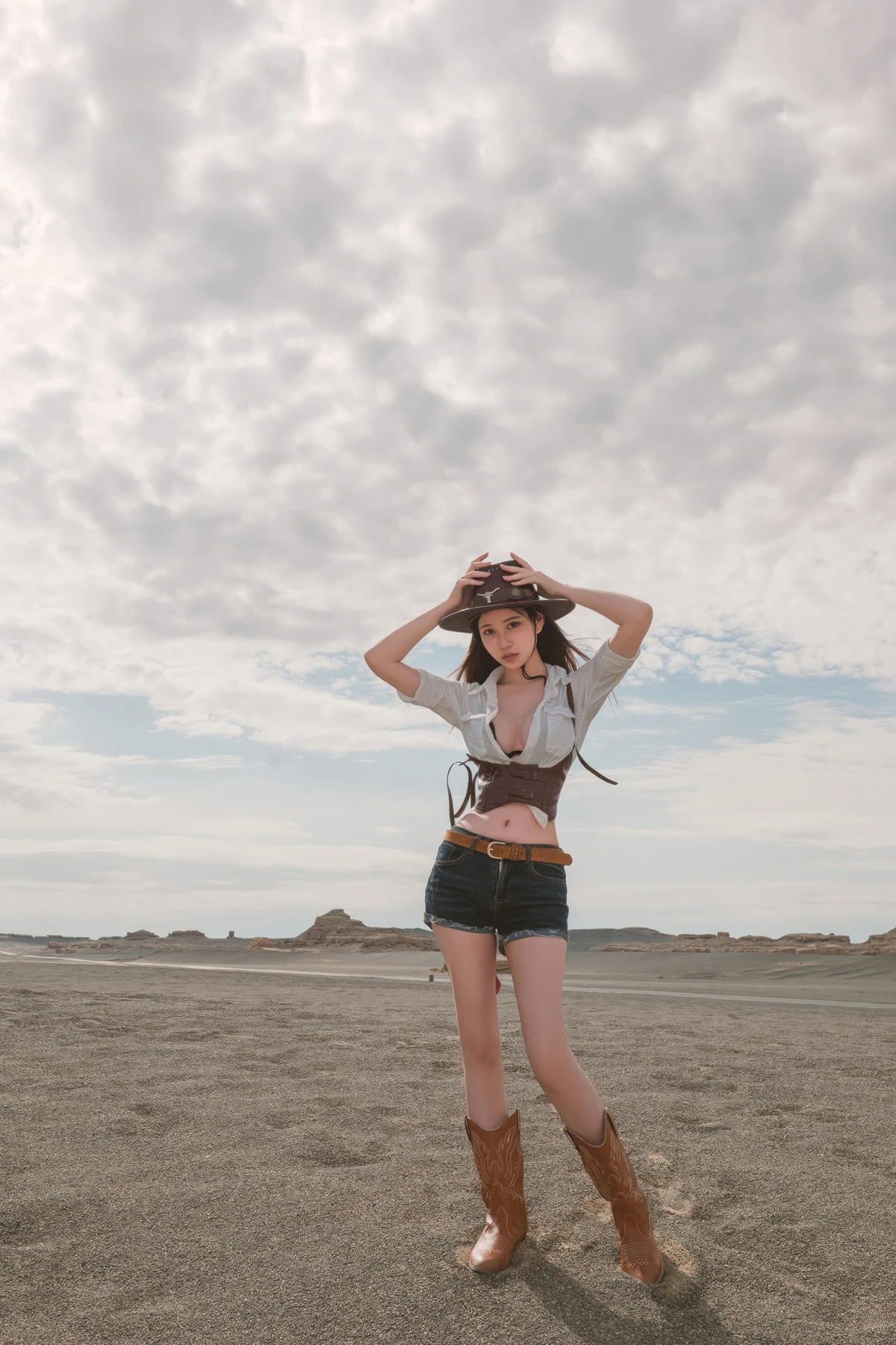 COS03Y021_1.webp.webp COS03Y021 1.webp