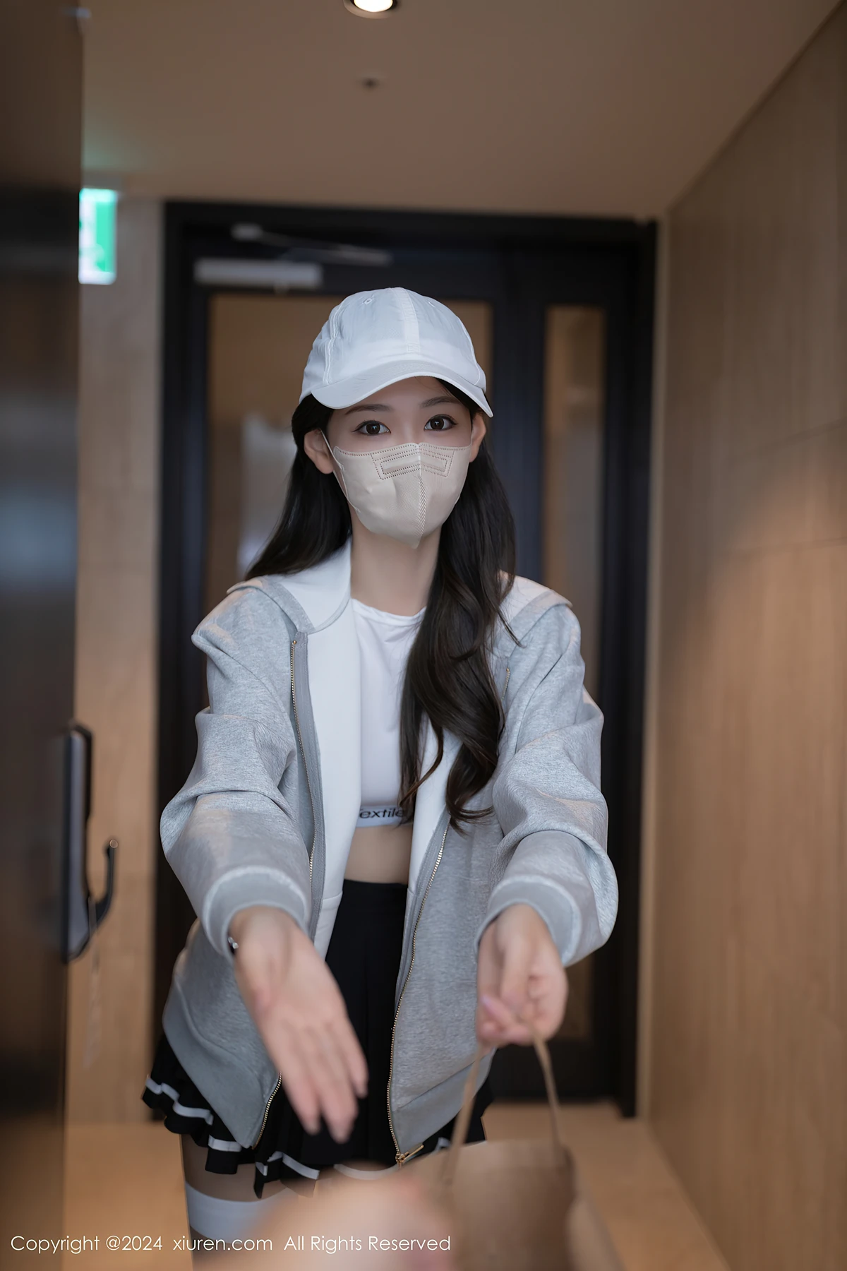 REN03O015_3.webp.webp REN03O015 3.webp