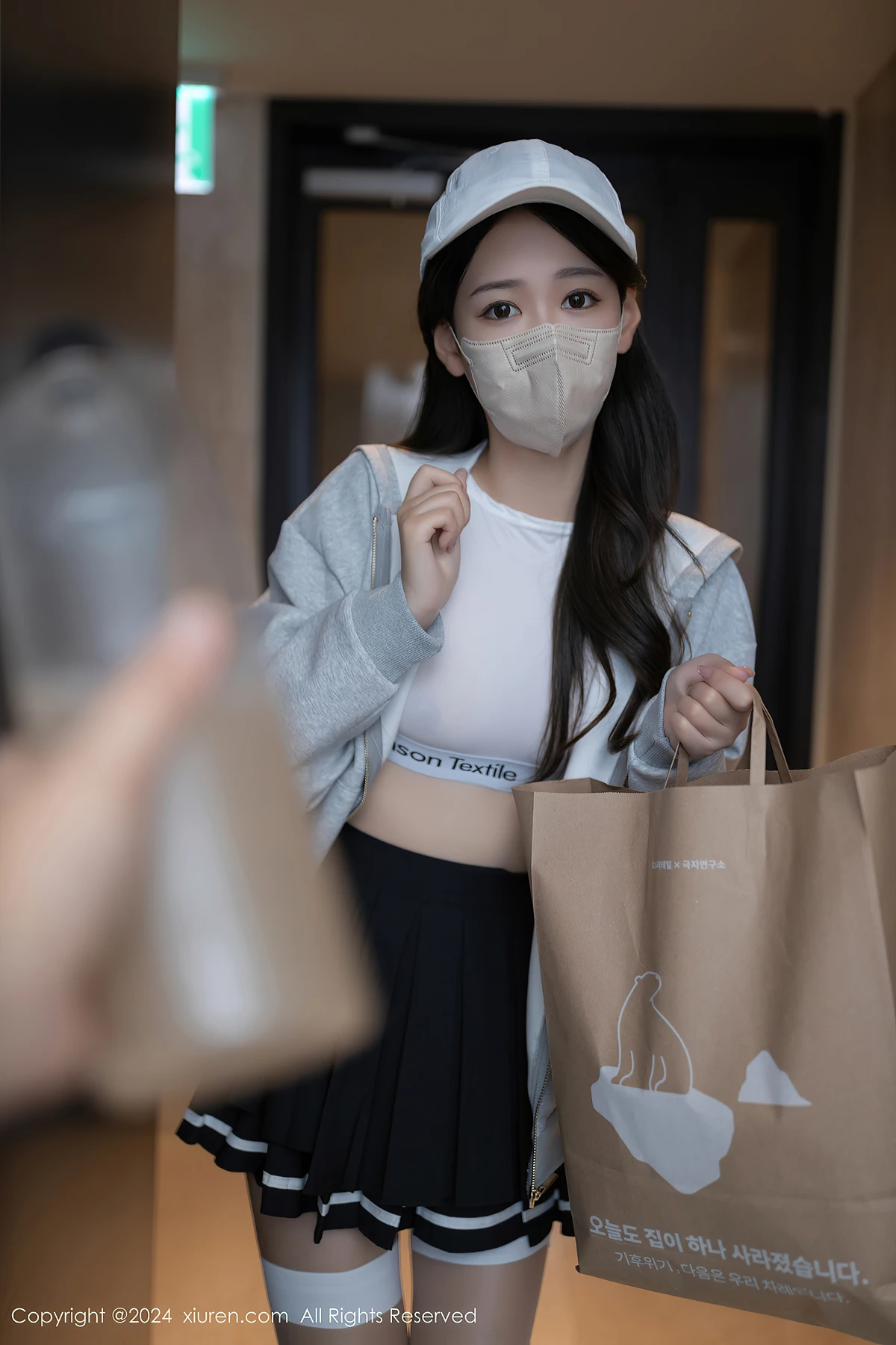 REN03O015_4.webp.webp REN03O015 4.webp