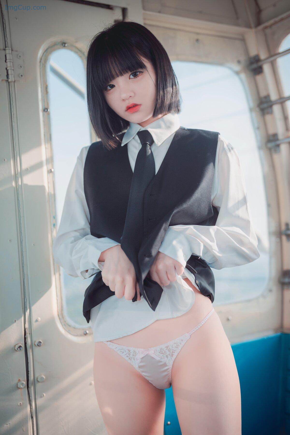 1775801173_57_DJAWA-Jeong-Jenny-정제니-–-Theme-Park-Girl-B.jpg 1775801173 57 DJAWA Jeong Jenny 정제니 – Theme Park Girl B