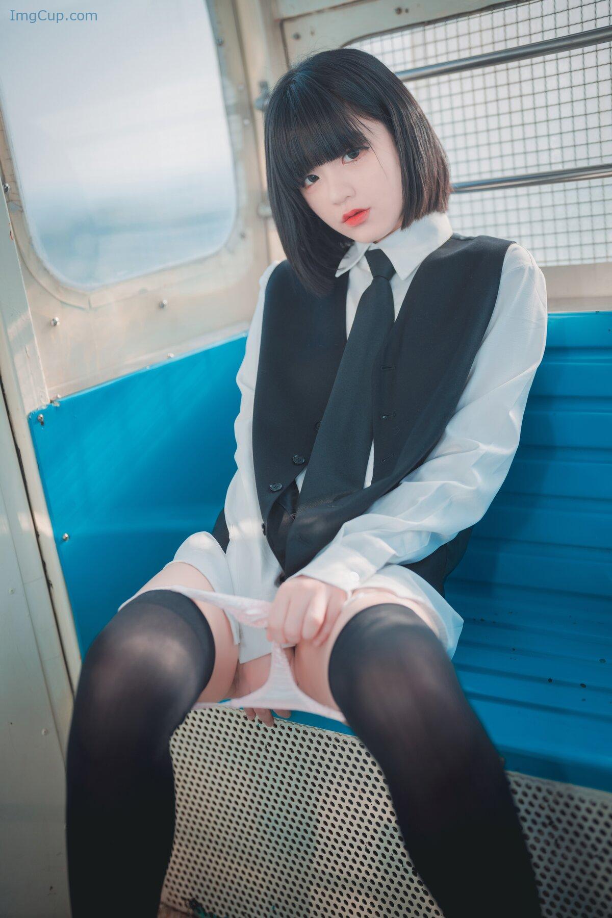 1775801191_250_DJAWA-Jeong-Jenny-정제니-–-Theme-Park-Girl-B.jpg 1775801191 250 DJAWA Jeong Jenny 정제니 – Theme Park Girl B