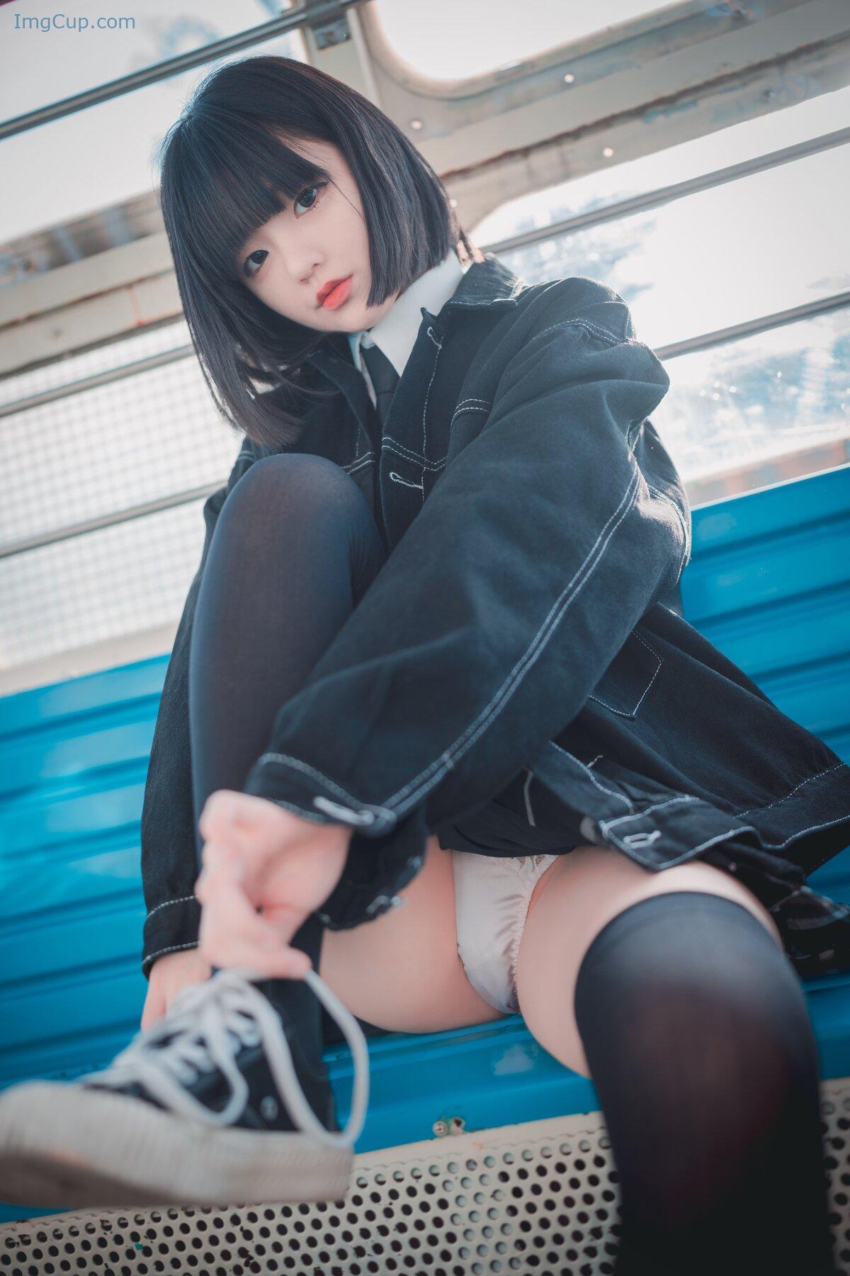 1775801247_215_DJAWA-Jeong-Jenny-정제니-–-Theme-Park-Girl-B.jpg 1775801247 215 DJAWA Jeong Jenny 정제니 – Theme Park Girl B