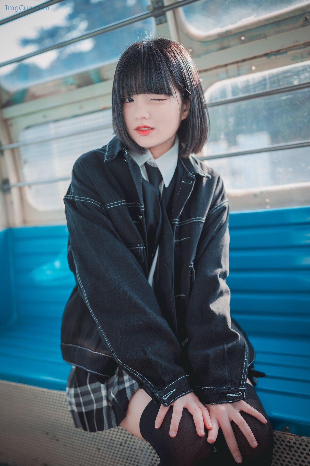 1775801252_5_DJAWA-Jeong-Jenny-정제니-–-Theme-Park-Girl-B.jpg 1775801252 5 DJAWA Jeong Jenny 정제니 – Theme Park Girl B