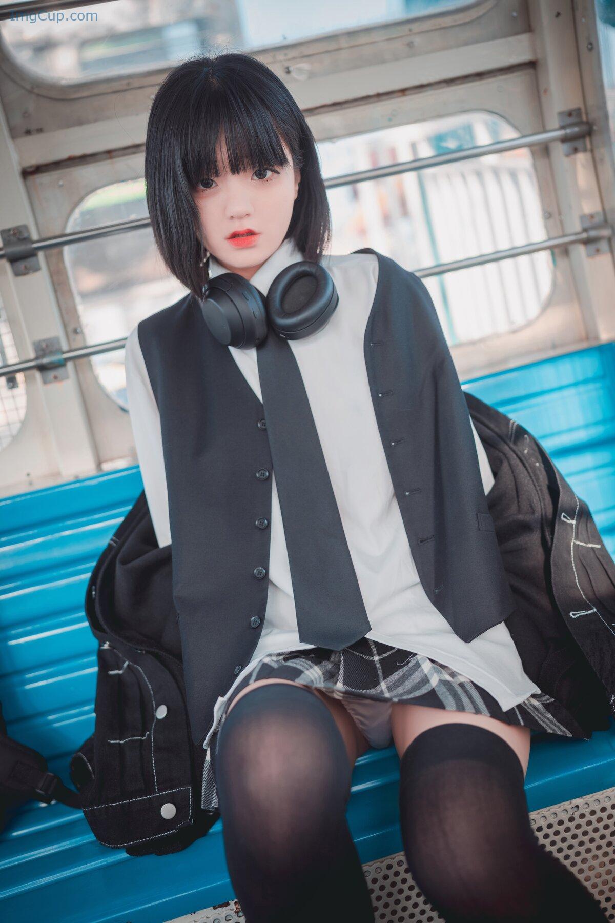 1775804913_933_DJAWA-Jeong-Jenny-정제니-–-Theme-Park-Girl-A.jpg 1775804913 933 DJAWA Jeong Jenny 정제니 – Theme Park Girl A