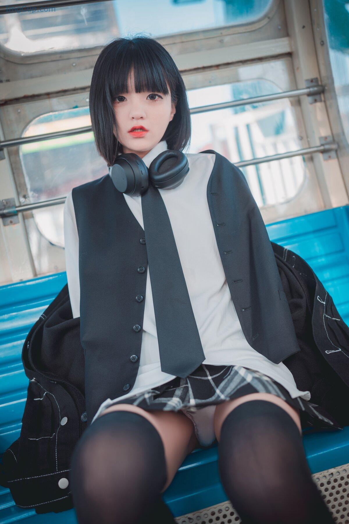 1775804915_662_DJAWA-Jeong-Jenny-정제니-–-Theme-Park-Girl-A.jpg 1775804915 662 DJAWA Jeong Jenny 정제니 – Theme Park Girl A