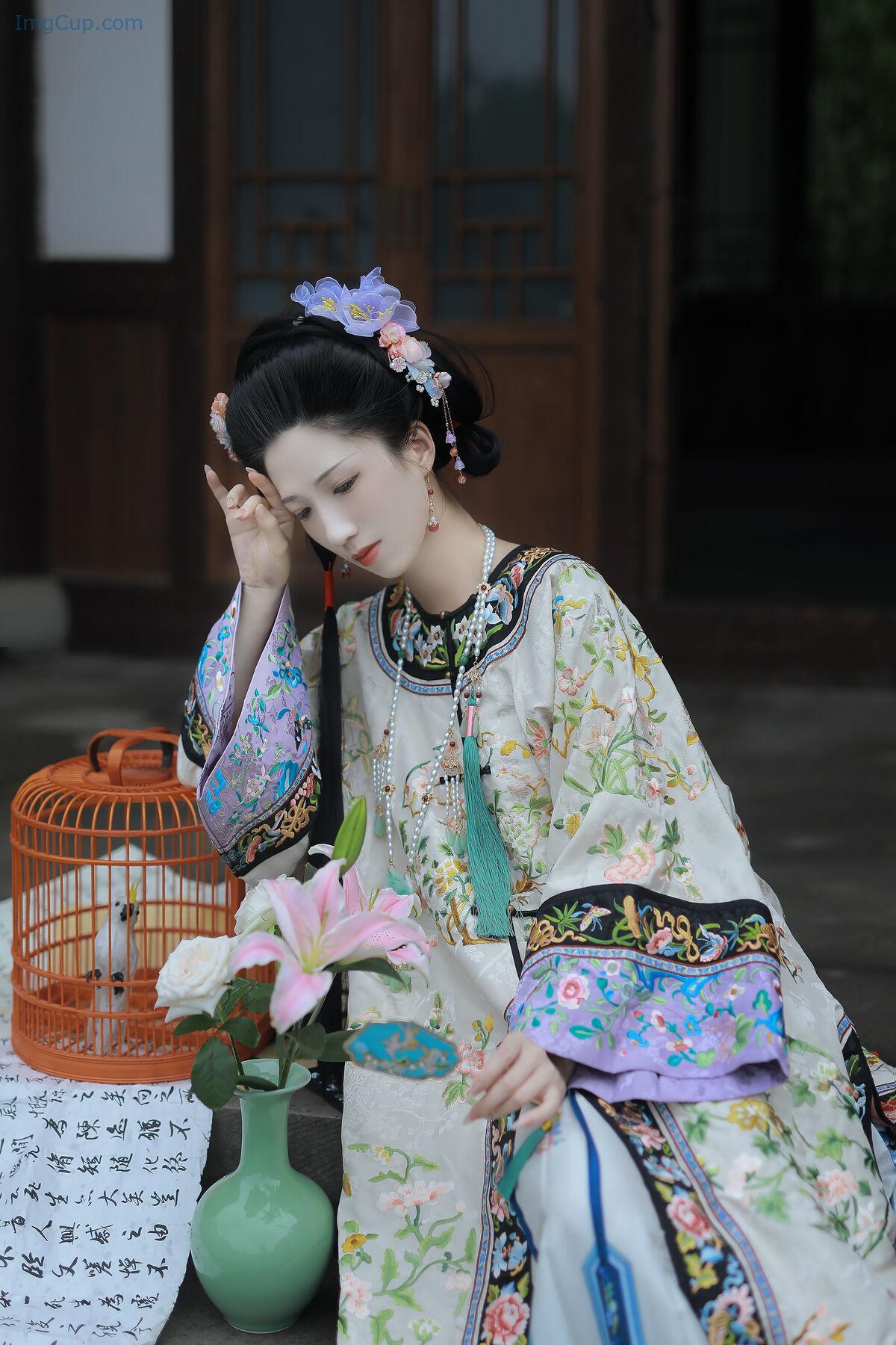1775876111_833_YiTuYu艺图语-Vol7859-Bie-Qiu-Yue.jpg 1775876111 833 YiTuYu艺图语 Vol7859 Bie Qiu Yue