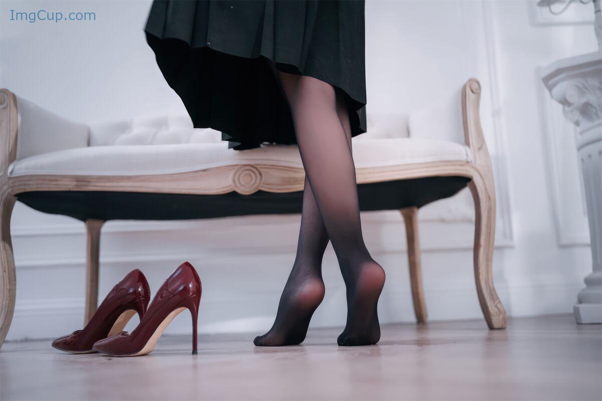 1775876270_82_Coser@面饼仙儿-–-红高跟女仆.jpg 1775876270 82 Coser@面饼仙儿 – 红高跟女仆