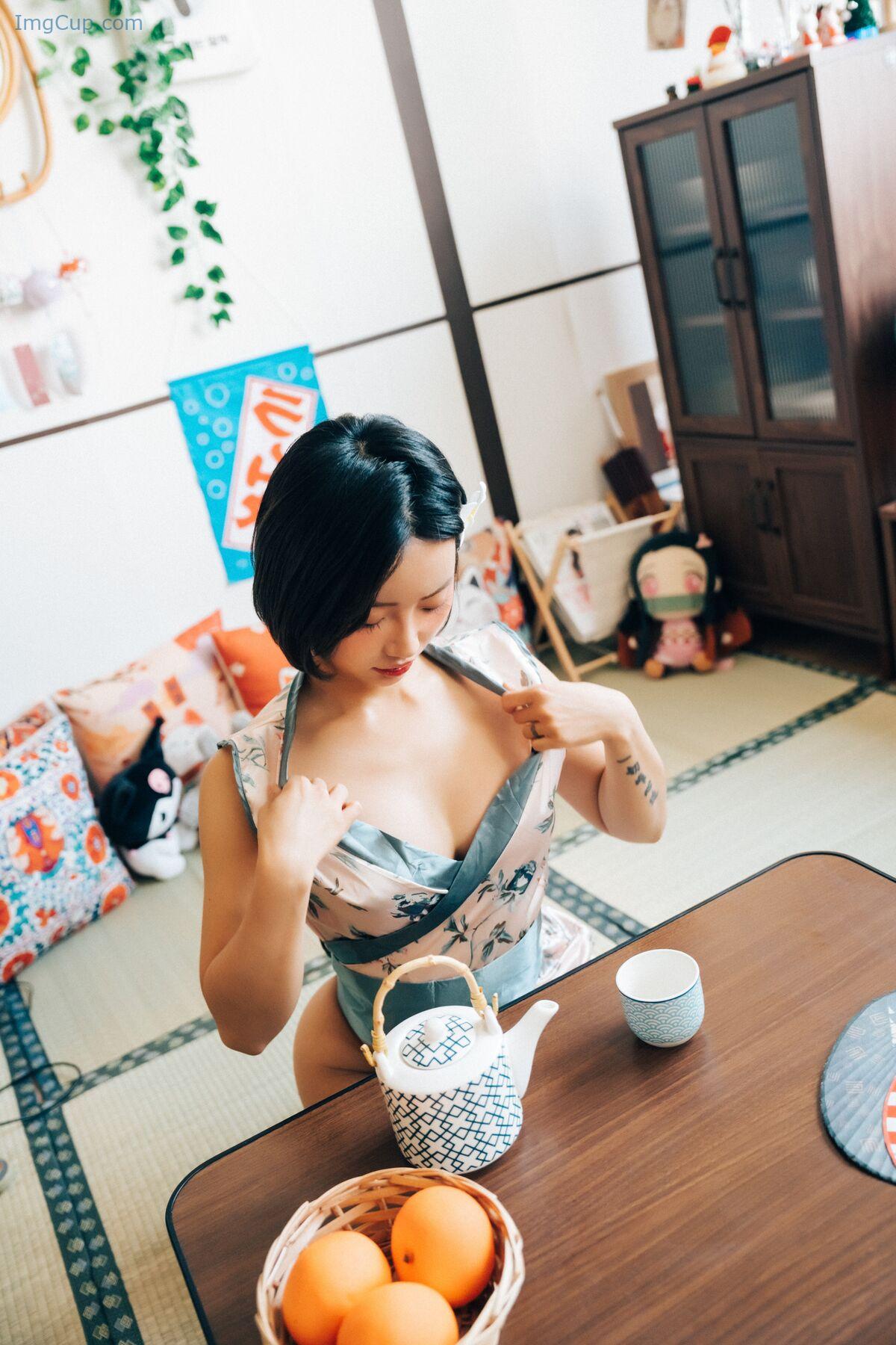 1775951747_160_Loozy-Booty-Queen-–-Girl-Room-SVer-A.jpg 1775951747 160 Loozy Booty Queen – Girl Room SVer A