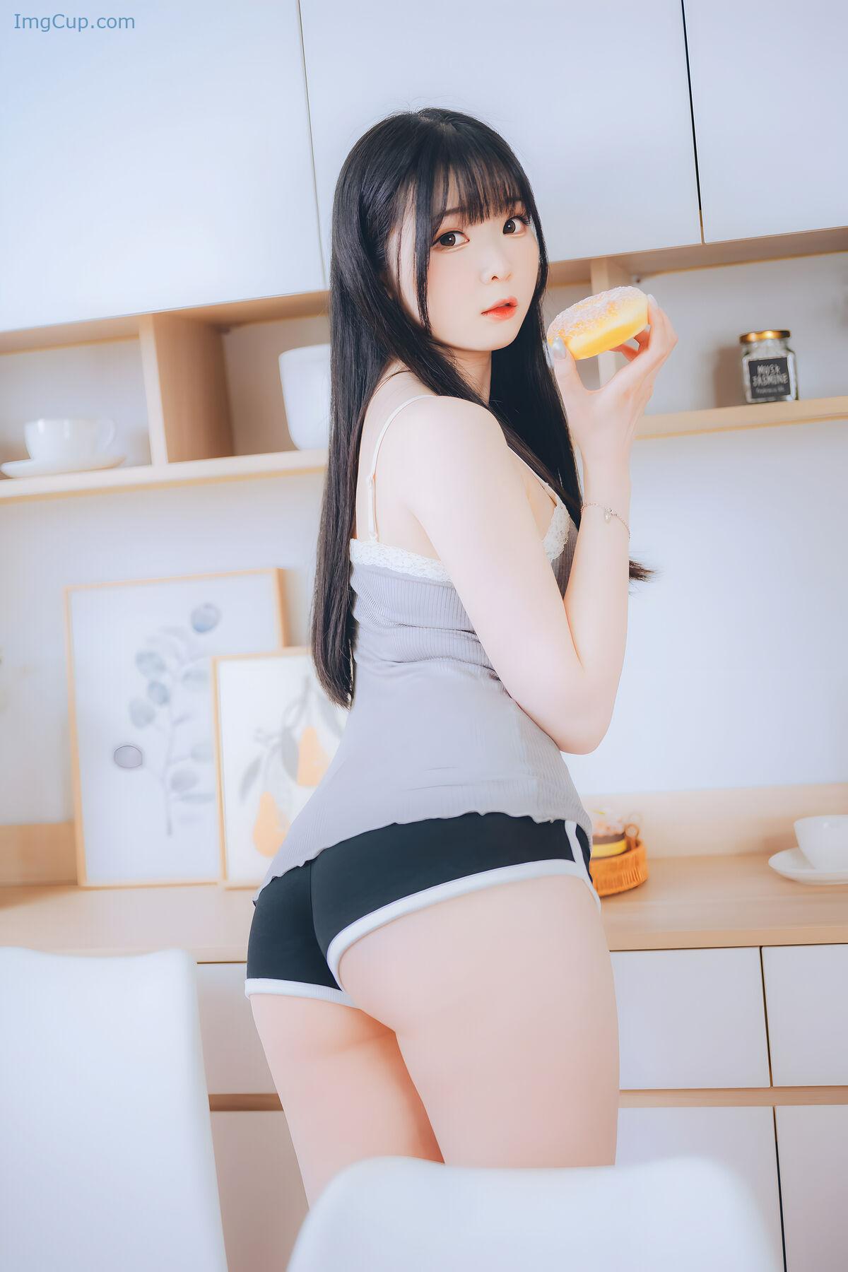 1775963199_646_Coser@霜月Shimo-–-DL版写真集」週末彼女-Part2.jpg 1775963199 646 Coser@霜月Shimo – DL版写真集」週末彼女 Part2