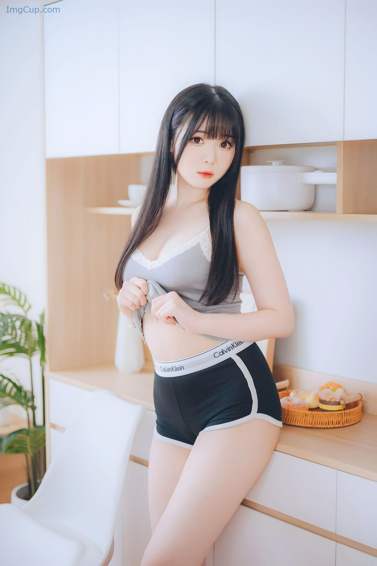 1775963202_385_Coser@霜月Shimo-–-DL版写真集」週末彼女-Part2.jpg 1775963202 385 Coser@霜月Shimo – DL版写真集」週末彼女 Part2